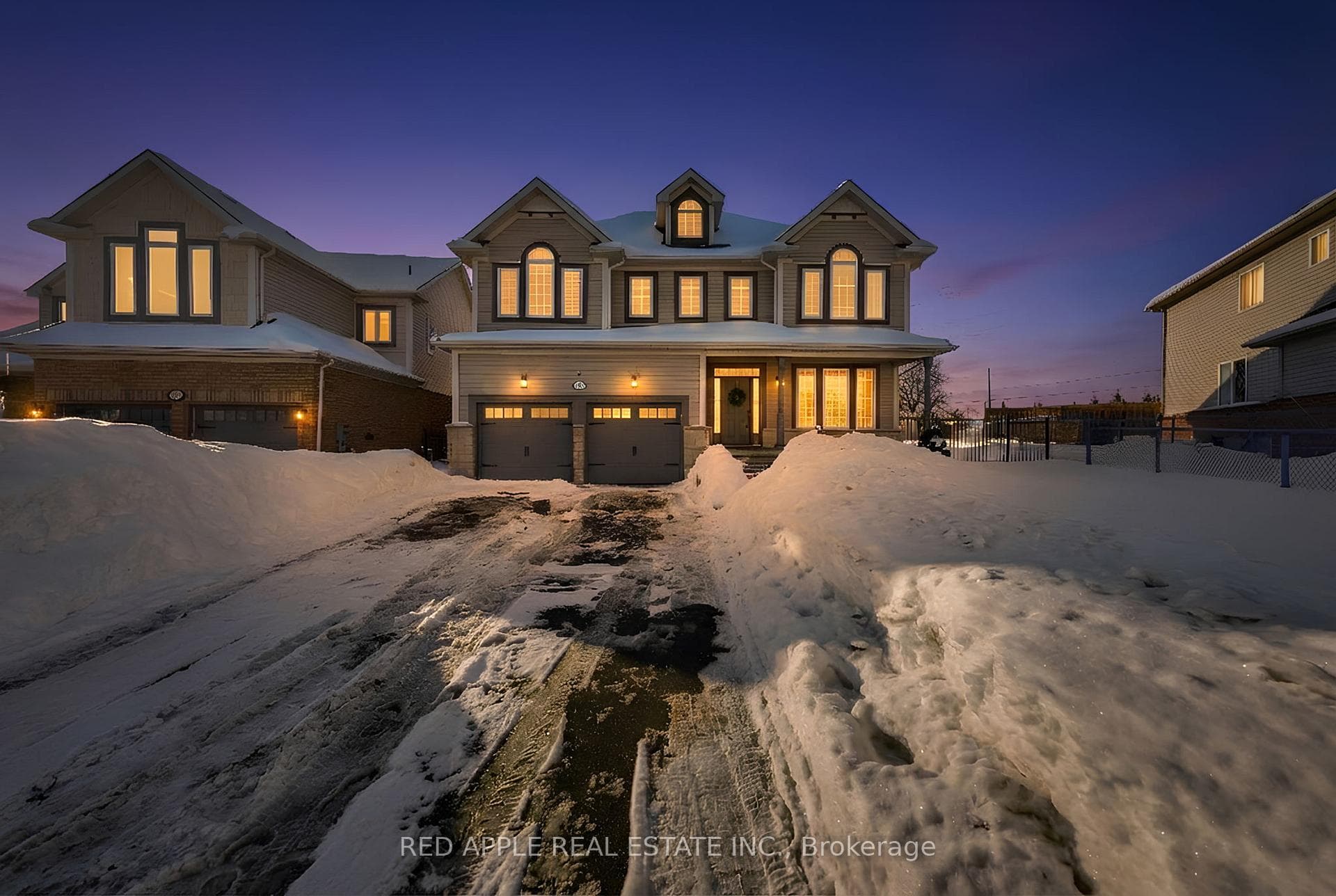8 Strathmore Place, Barrie, ON L4N 0K1 - Photo 1