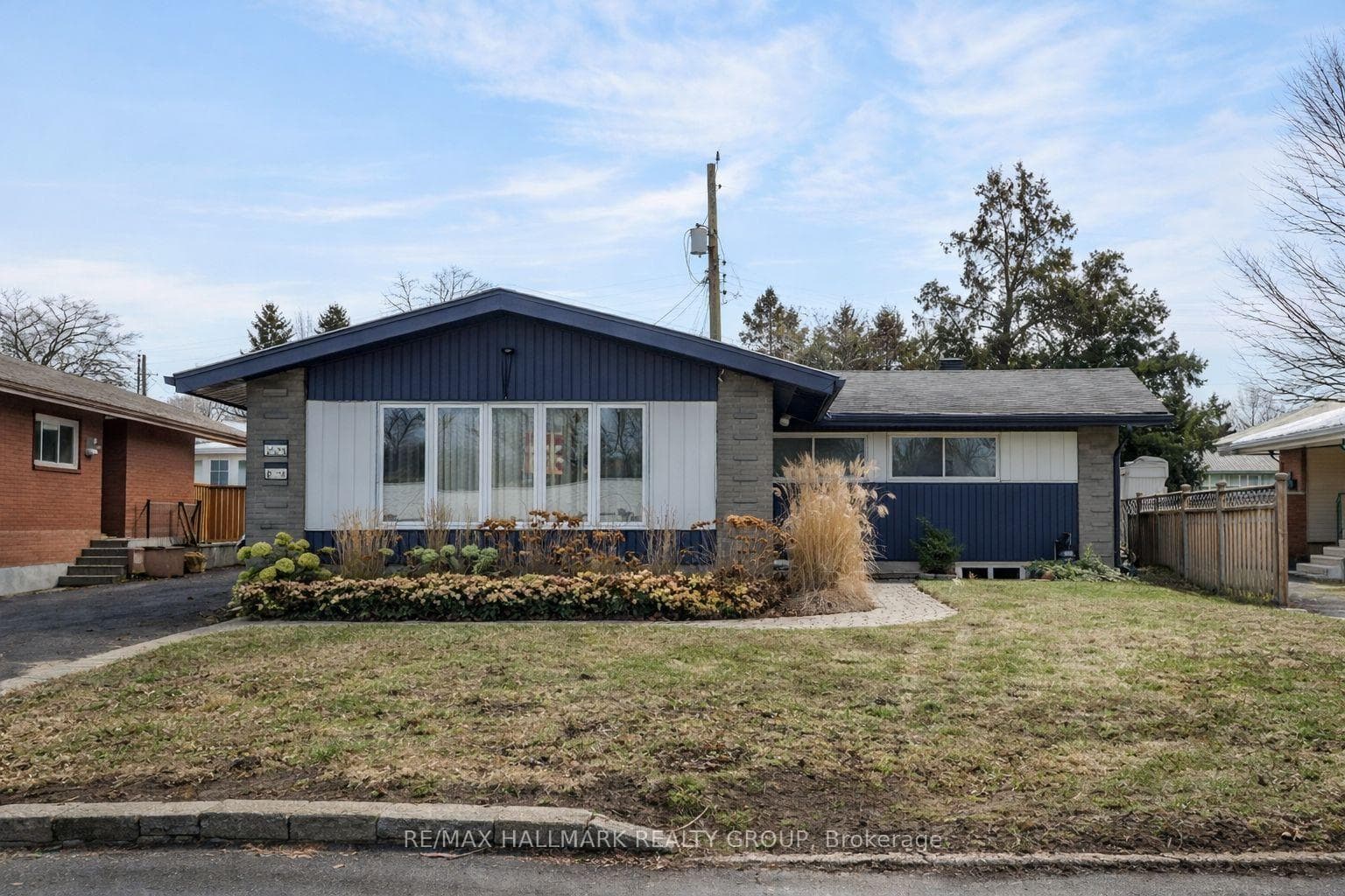 2160 Lambeth Walk, Parkway Park - Queensway Terrace S and Area, ON K2C 1G1 - Photo 1