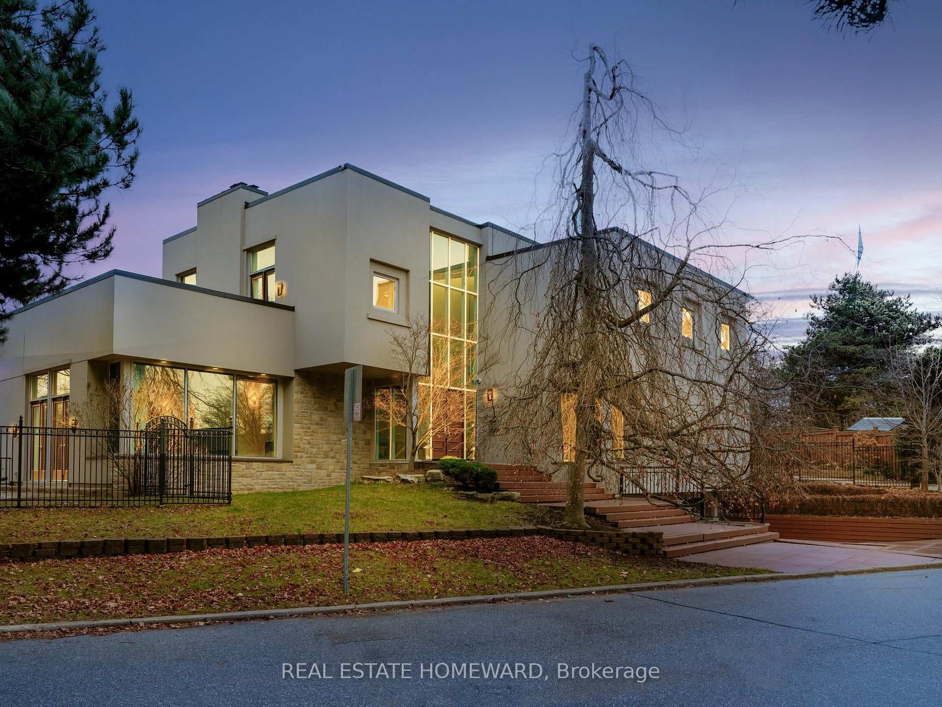 128 Laurentide Drive, Don Mills / Parkwoods / Victoria Village, ON M3A 3E5 - Photo 1