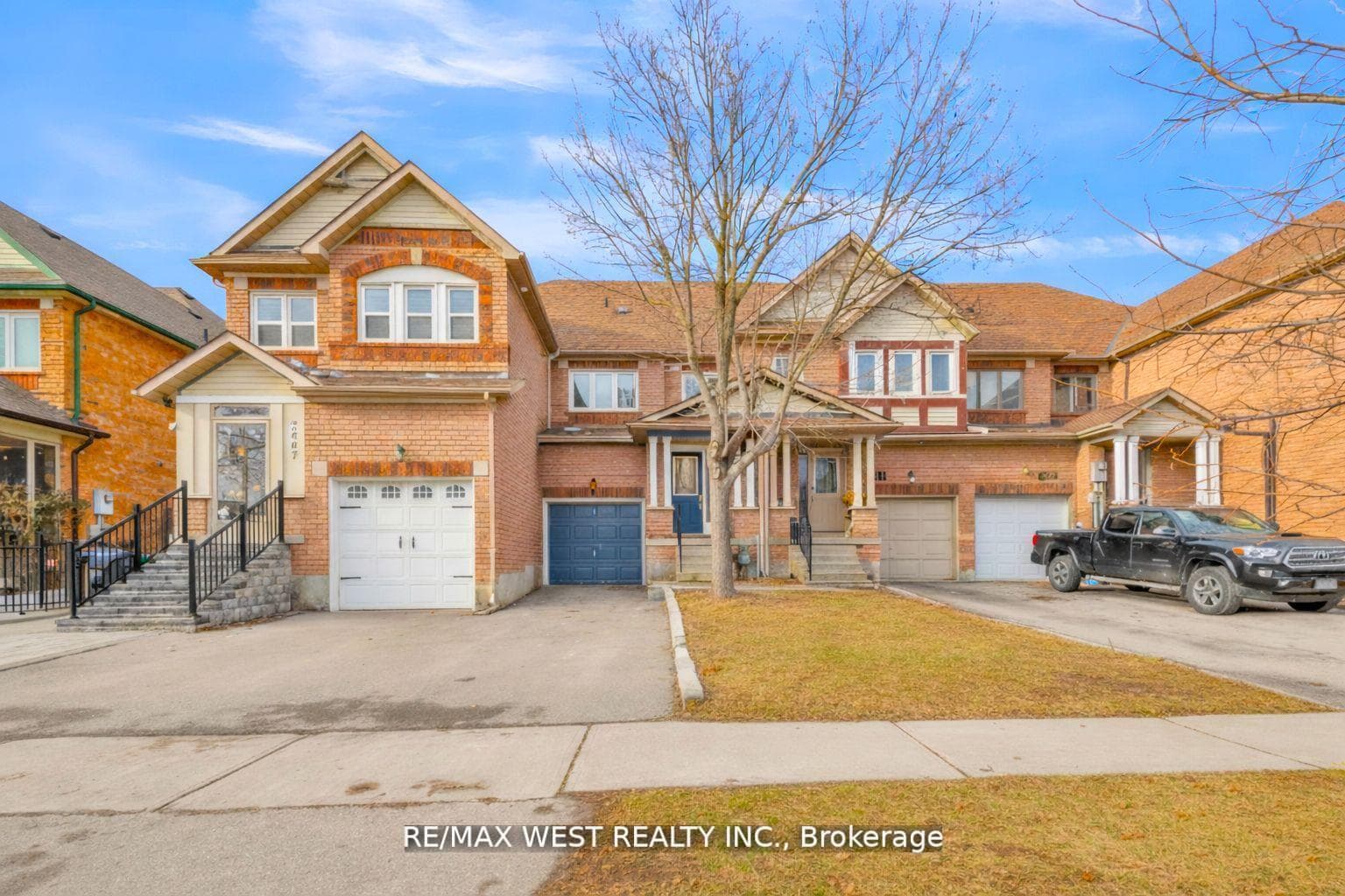 3865 Allcroft Road, Mississauga, ON L5N 7E3 - Photo 1