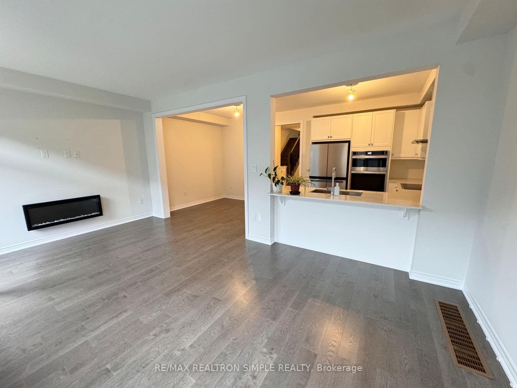 21 Boiton Street, Richmond Hill, ON L4S 0J2 - Photo 1