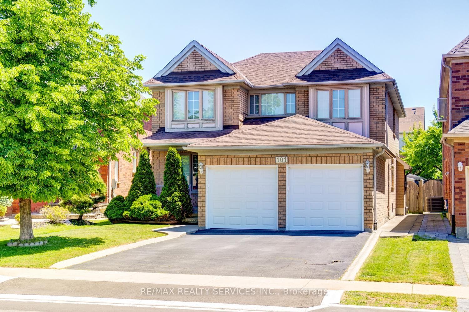 101 Softneedle Avenue, Brampton, ON L6R 1L4 - Photo 1