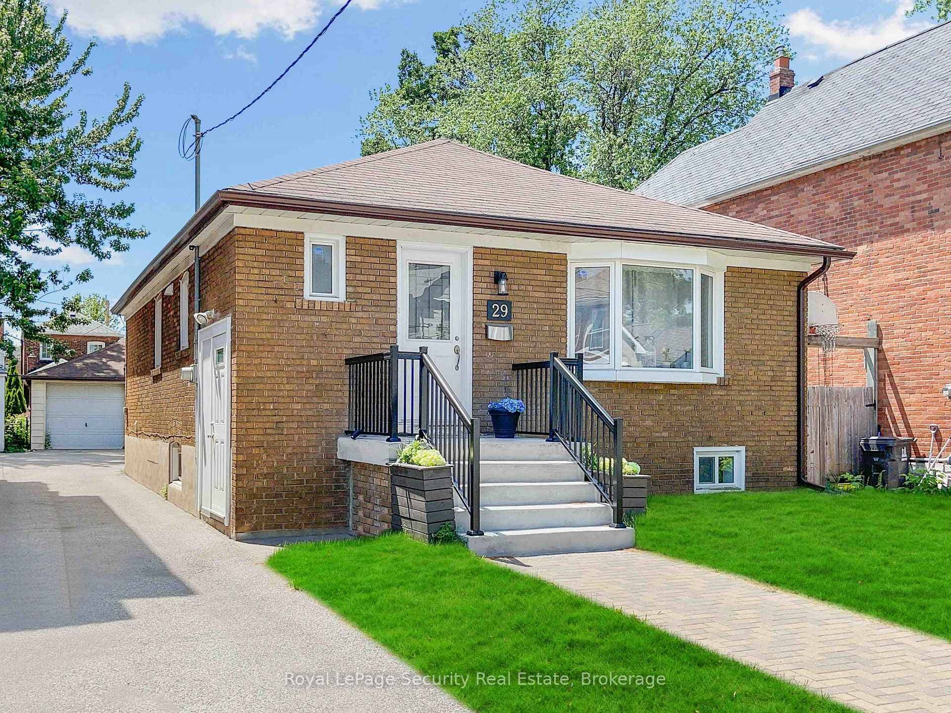 29 Morland Road Unit Lower, Bloor West Village / Swansea, ON M6S 2M7 - Photo 1