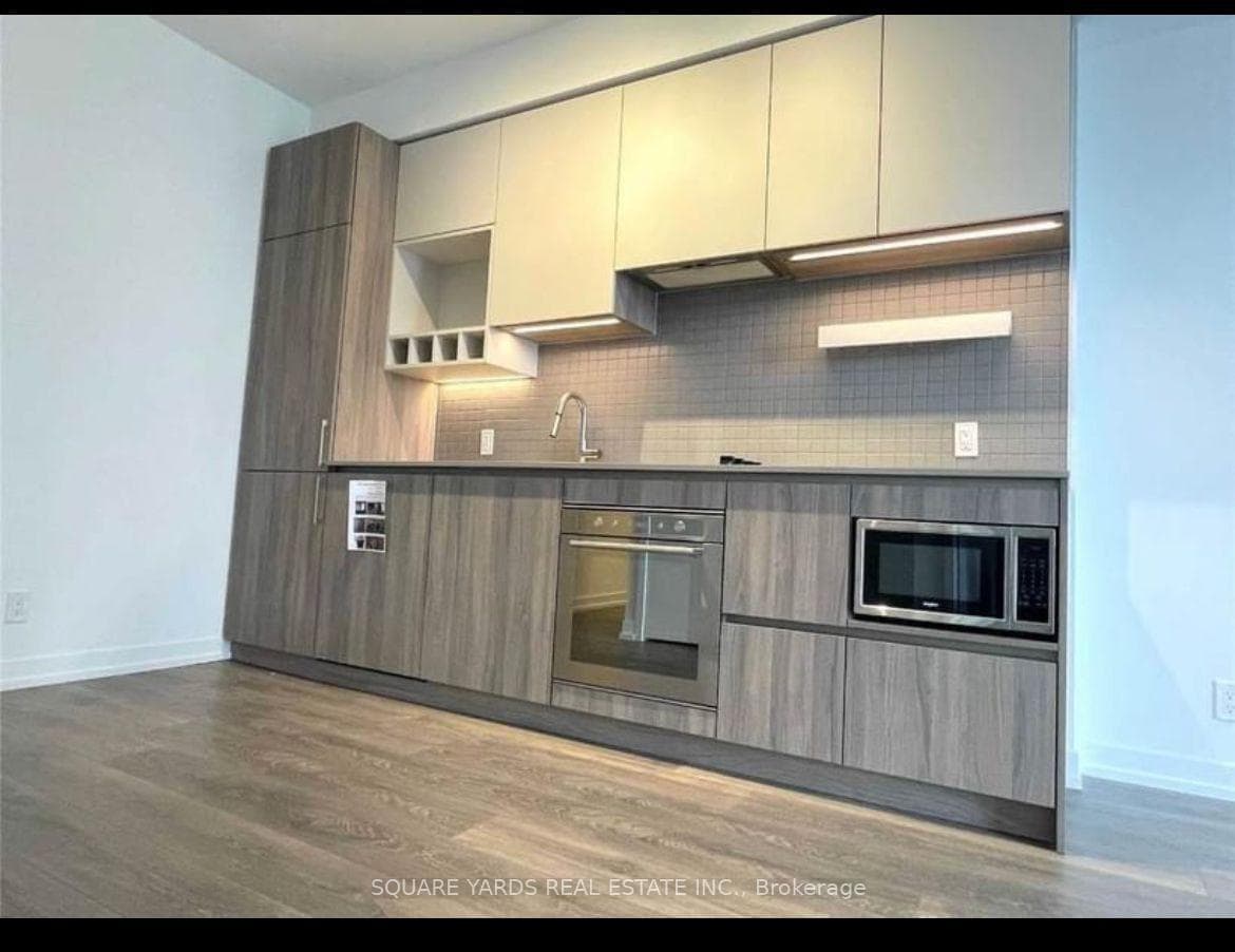 950 Portage Parkway Unit 5611, Vaughan, ON L4K 0J3 - Photo 1