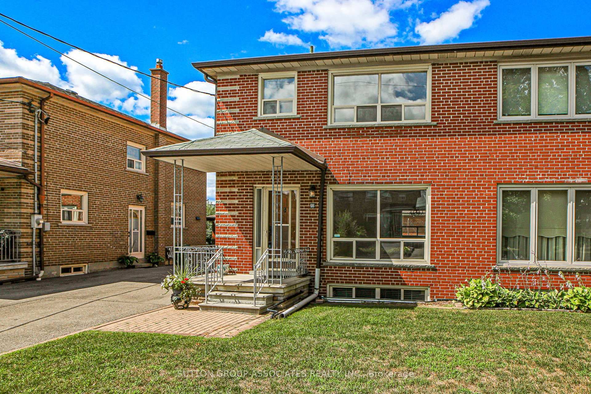 22 Woodenhill Court, Keelesdale / Eglinton West, ON M6M 1K9 - Photo 1