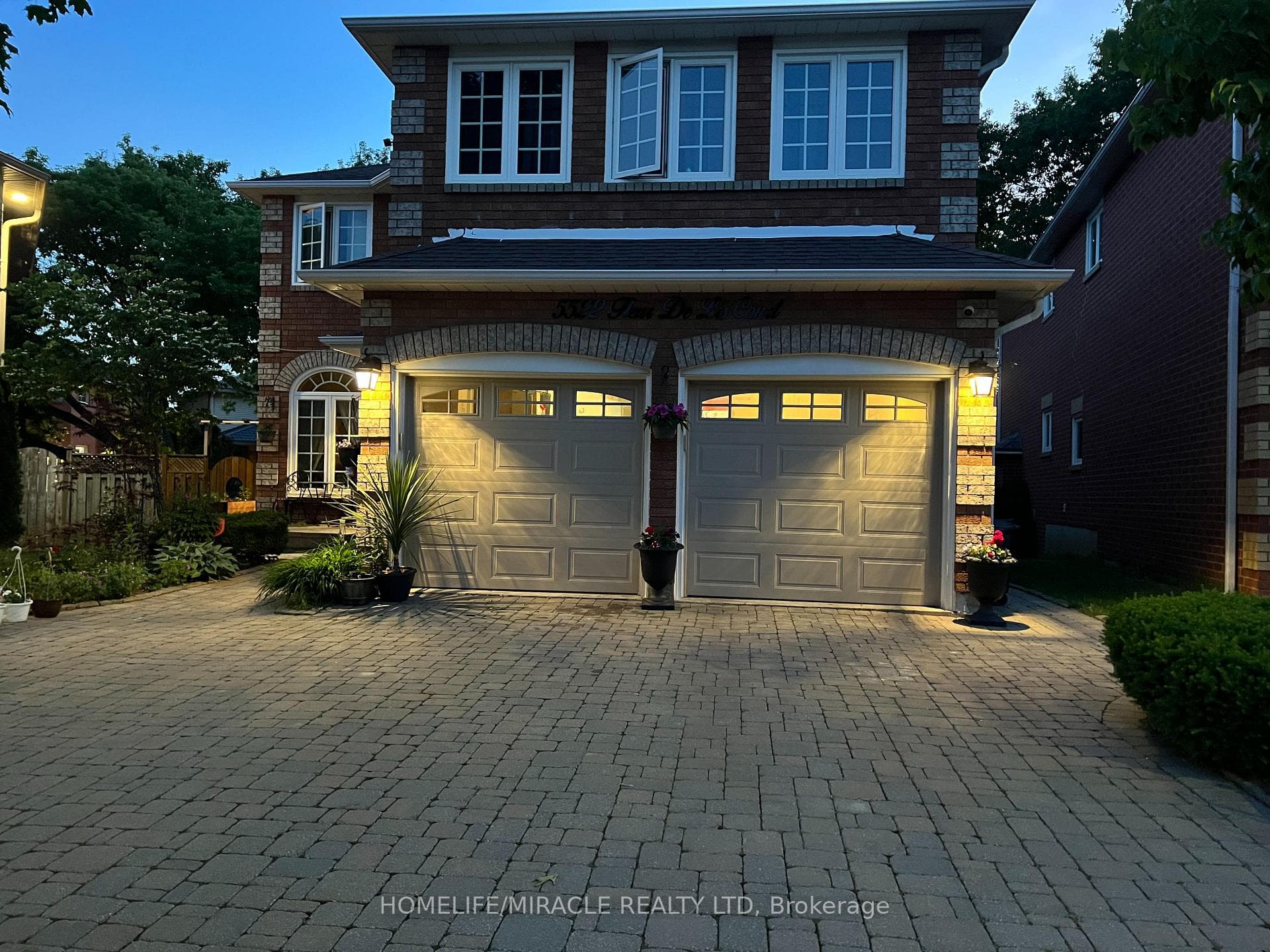 5522 Fleur-De-Lis Court, Mississauga, ON L5R 2Z6 - Photo 1