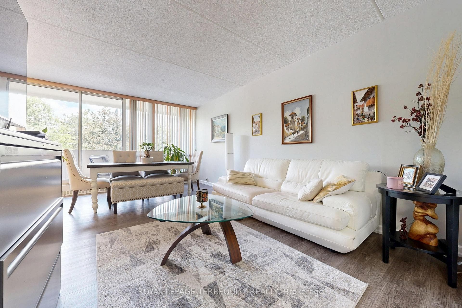 2 Glamorgan Avenue Unit 212, Dorset Park / Kennedy Park, ON M1P 2M8 - Photo 1
