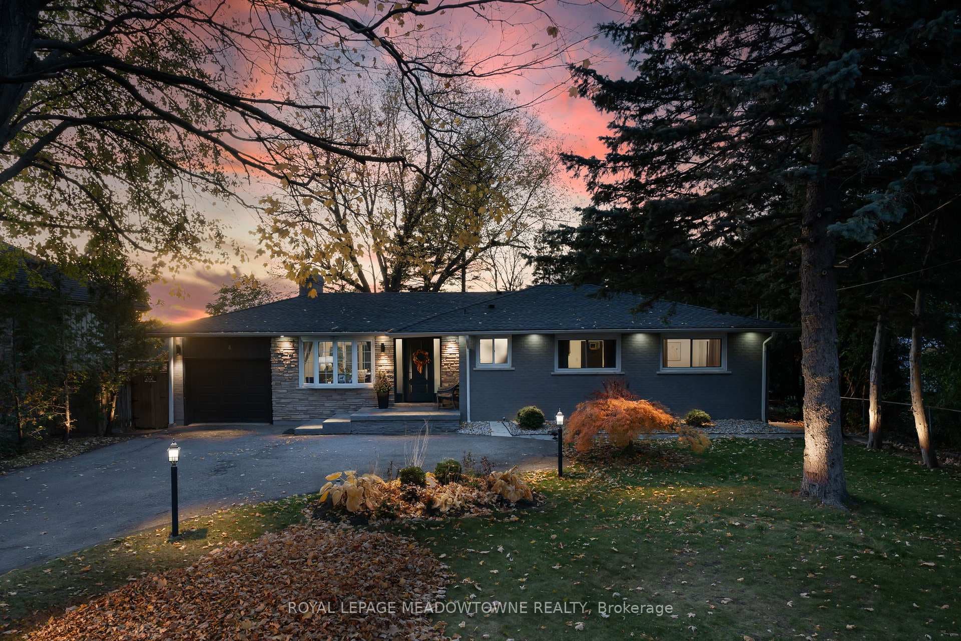 4 Chipper Court, Halton Hills, ON L7G 1L3 - Photo 1