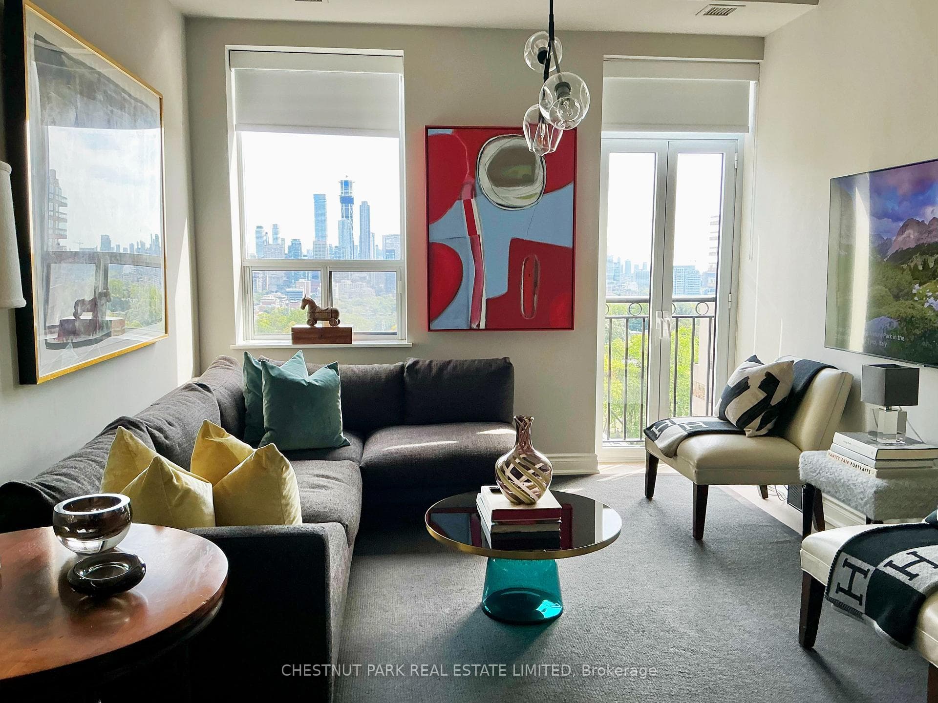 48 St Clair Avenue Unit 1104, Annex / Yorkville / Summerhill, ON M4V 2Z2 - Photo 1