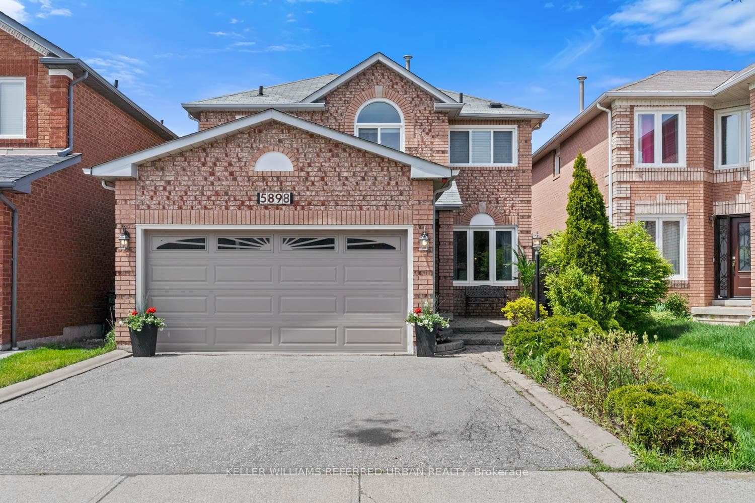 5898 Mersey Street, Mississauga, ON L5V 1V9 - Photo 1