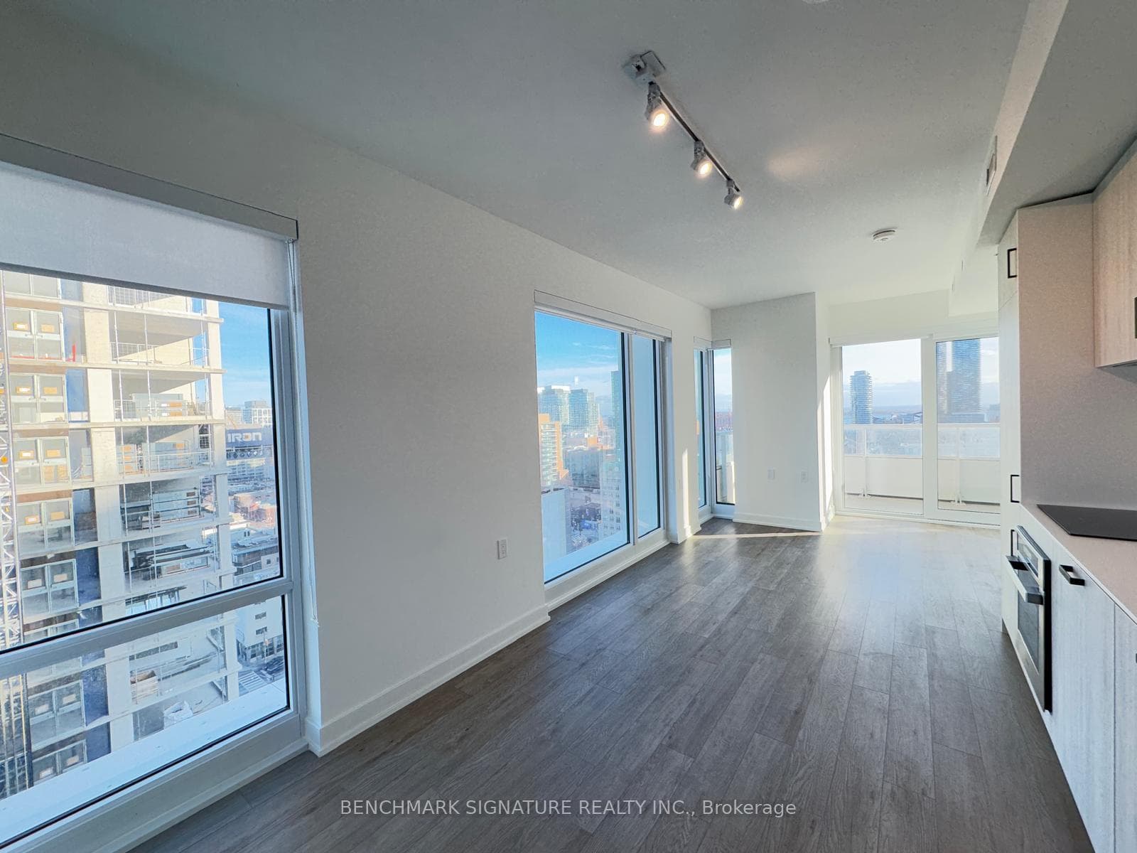 88 Queen Street Unit 1703, Regent Park / Cabbagetown / St. James Town, ON M5C 0B6 - Photo 1