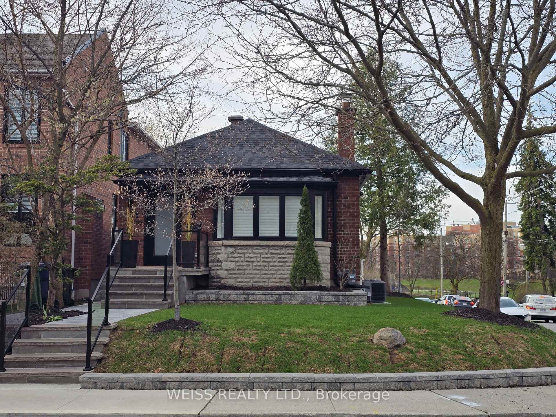 199 Glengarry Avenue, Lawrence Park / Bedford Park, ON M5M 1E1 - Photo 1