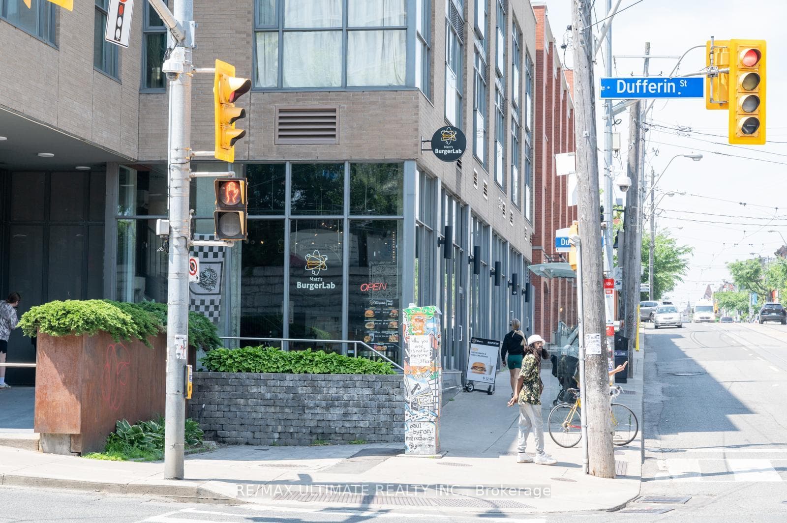 1205 Queen Street, High Park / Junction / Roncesvalles, ON M6K 0B9 - Photo 1
