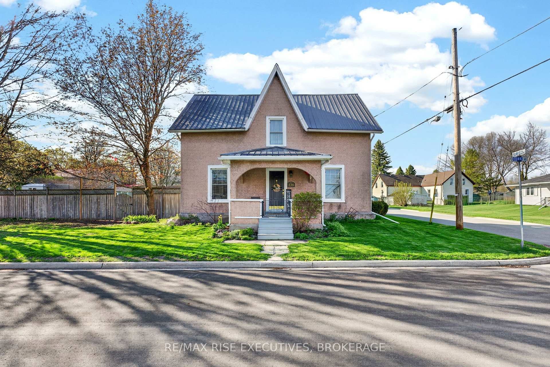 336 Queen Street, Loyalist
