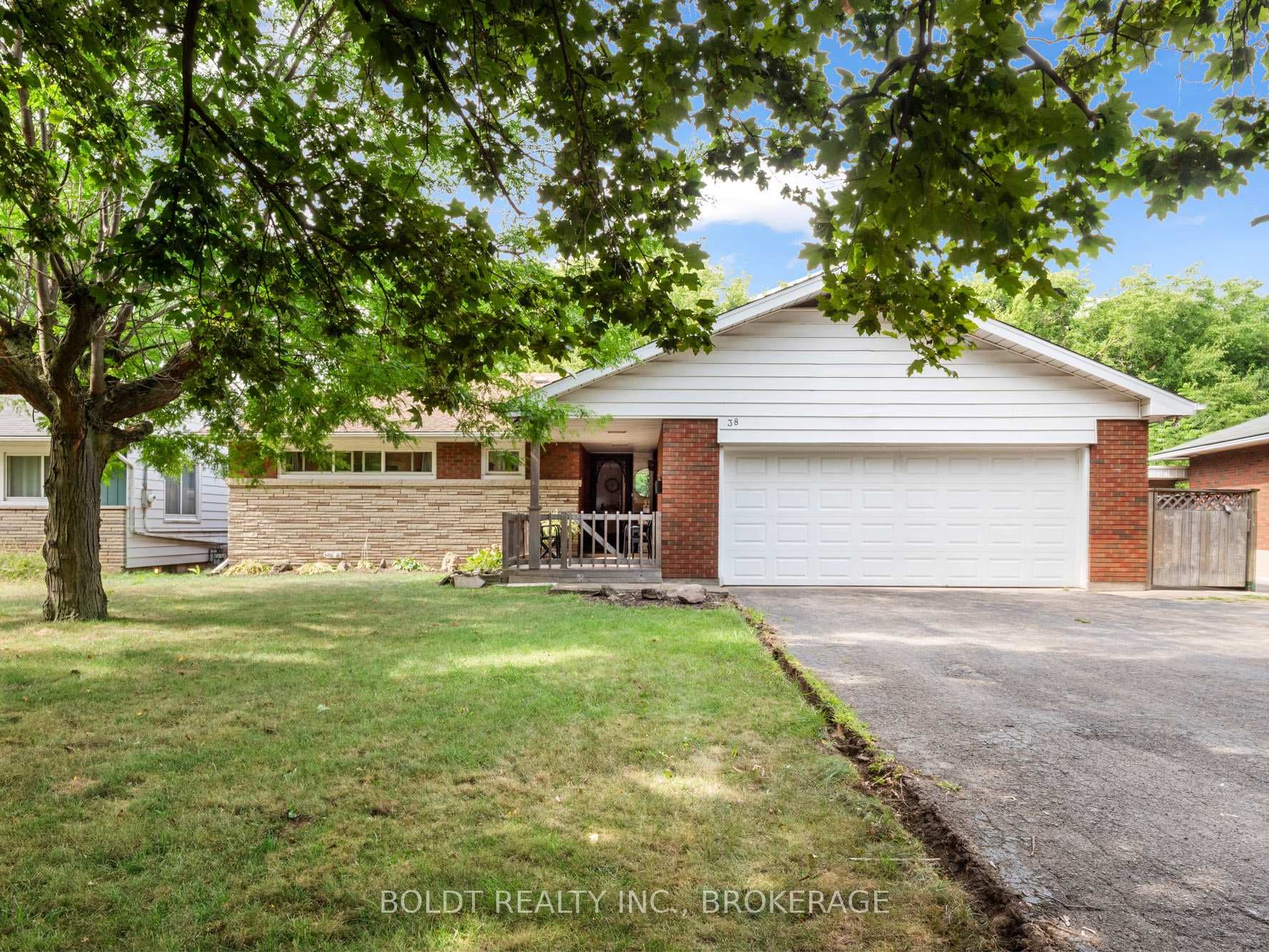 38 KENWORTH Drive, St. Catharines