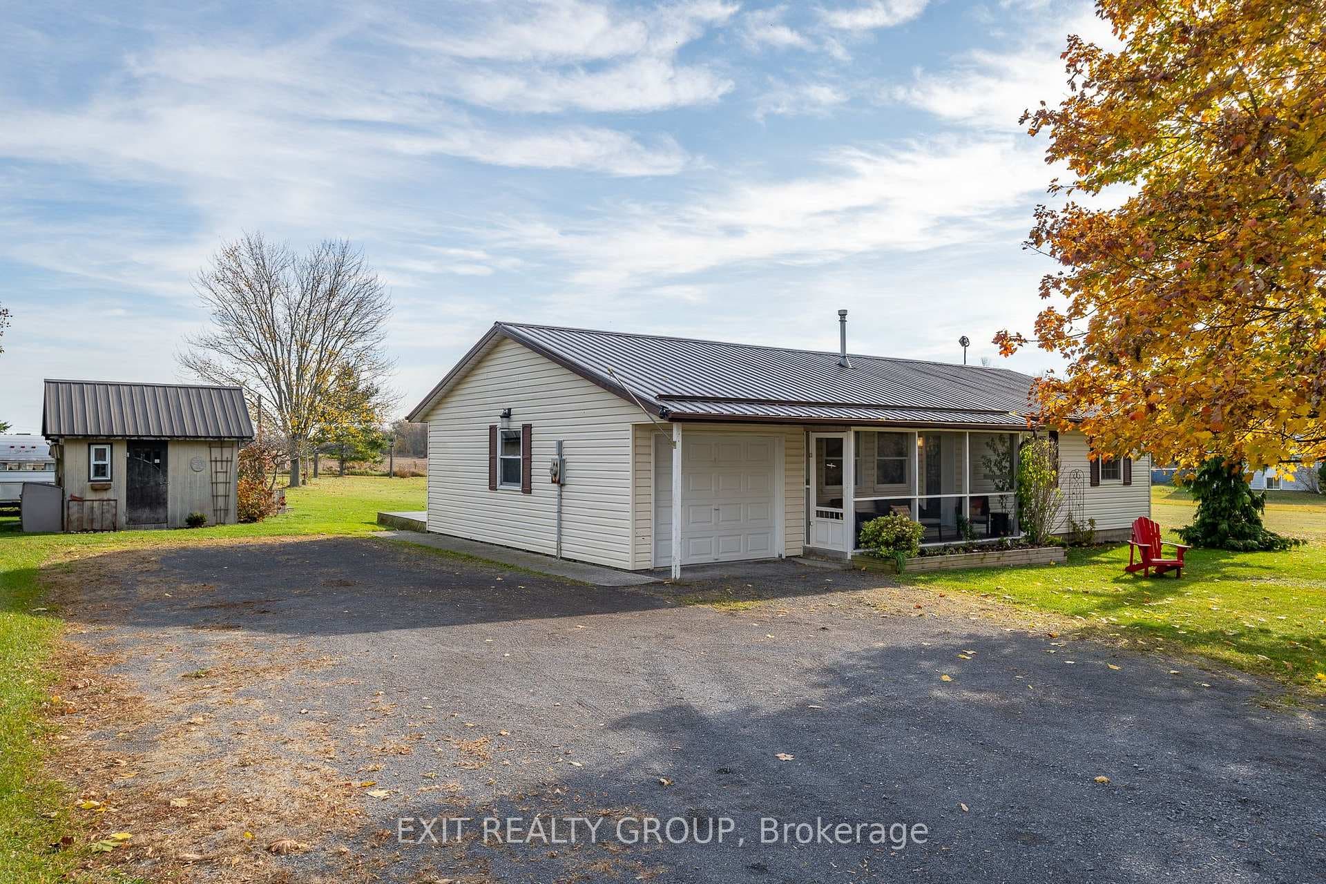 17884 Loyalist Parkway, Prince Edward County
