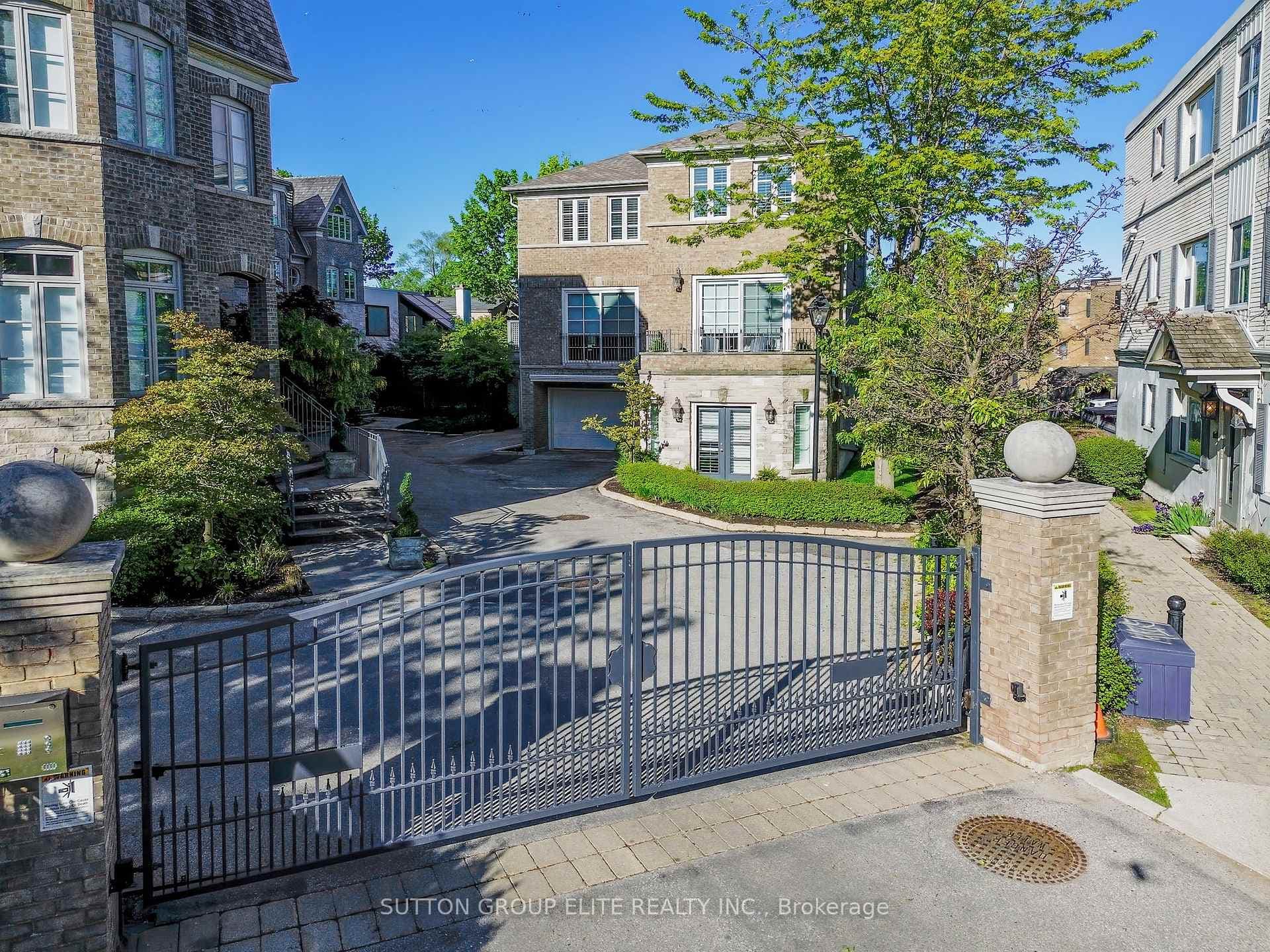 16 Nautical Lane, Toronto W06