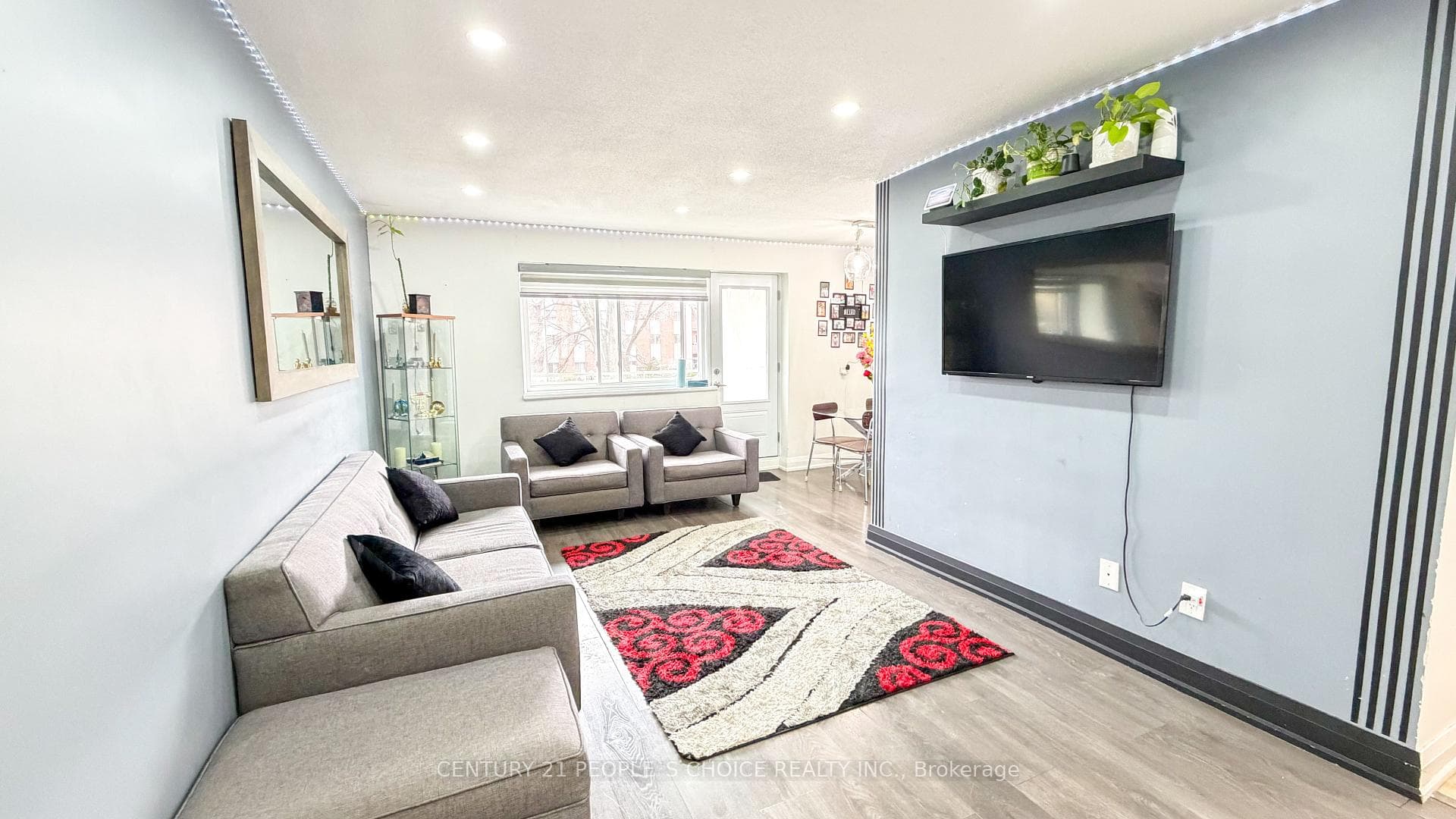 2485 Woking Crescent Unit 201, Mississauga, ON L5K 1Z6 - Photo 1