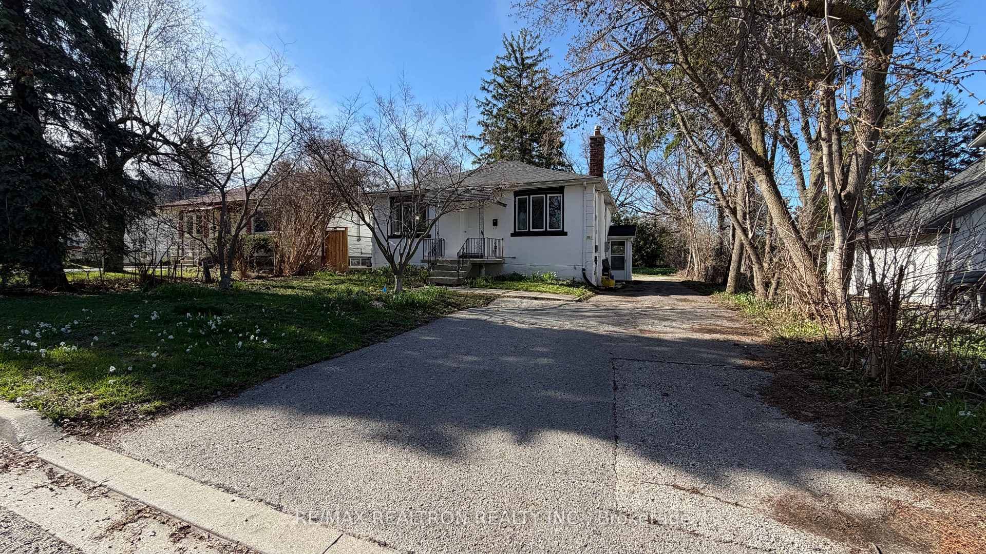 95 Roseview Avenue, Richmond Hill