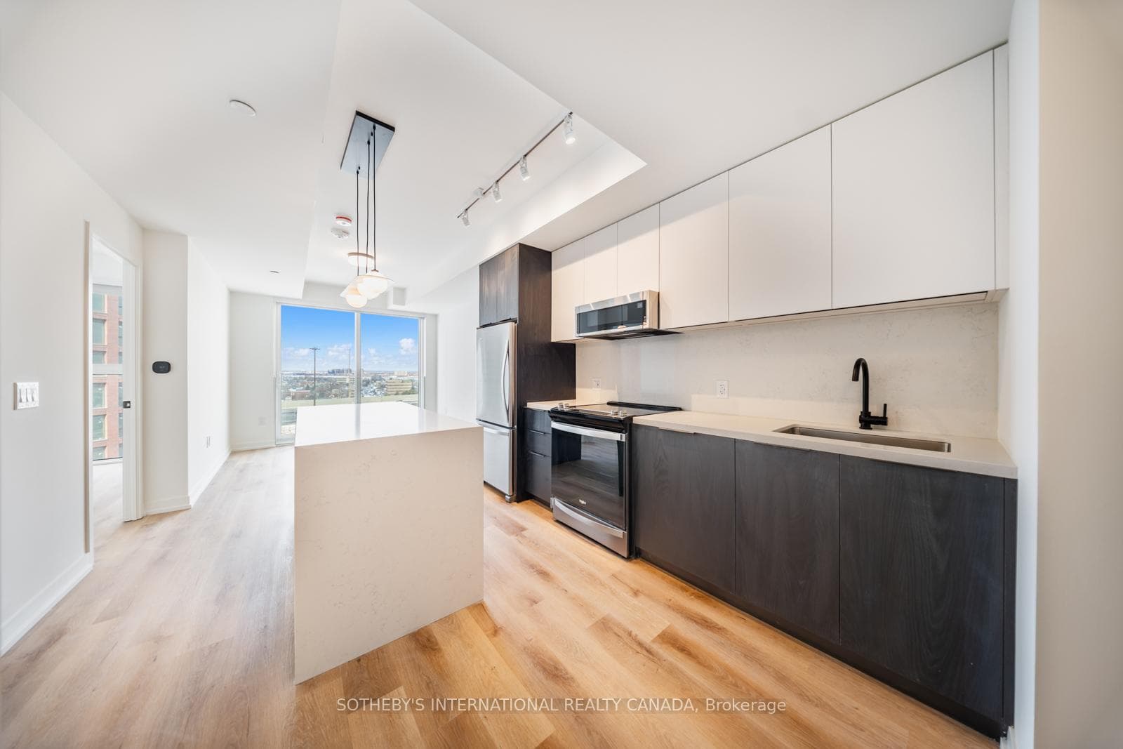 5 York Garden Way Unit 1701, York / Weston, ON M6A 2V1 - Photo 1