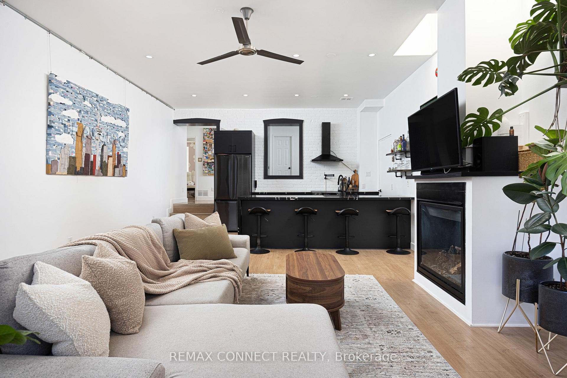 99 Coleman Avenue Unit 106, The Beaches / Upper Beaches, ON M4C 1P8 - Photo 1