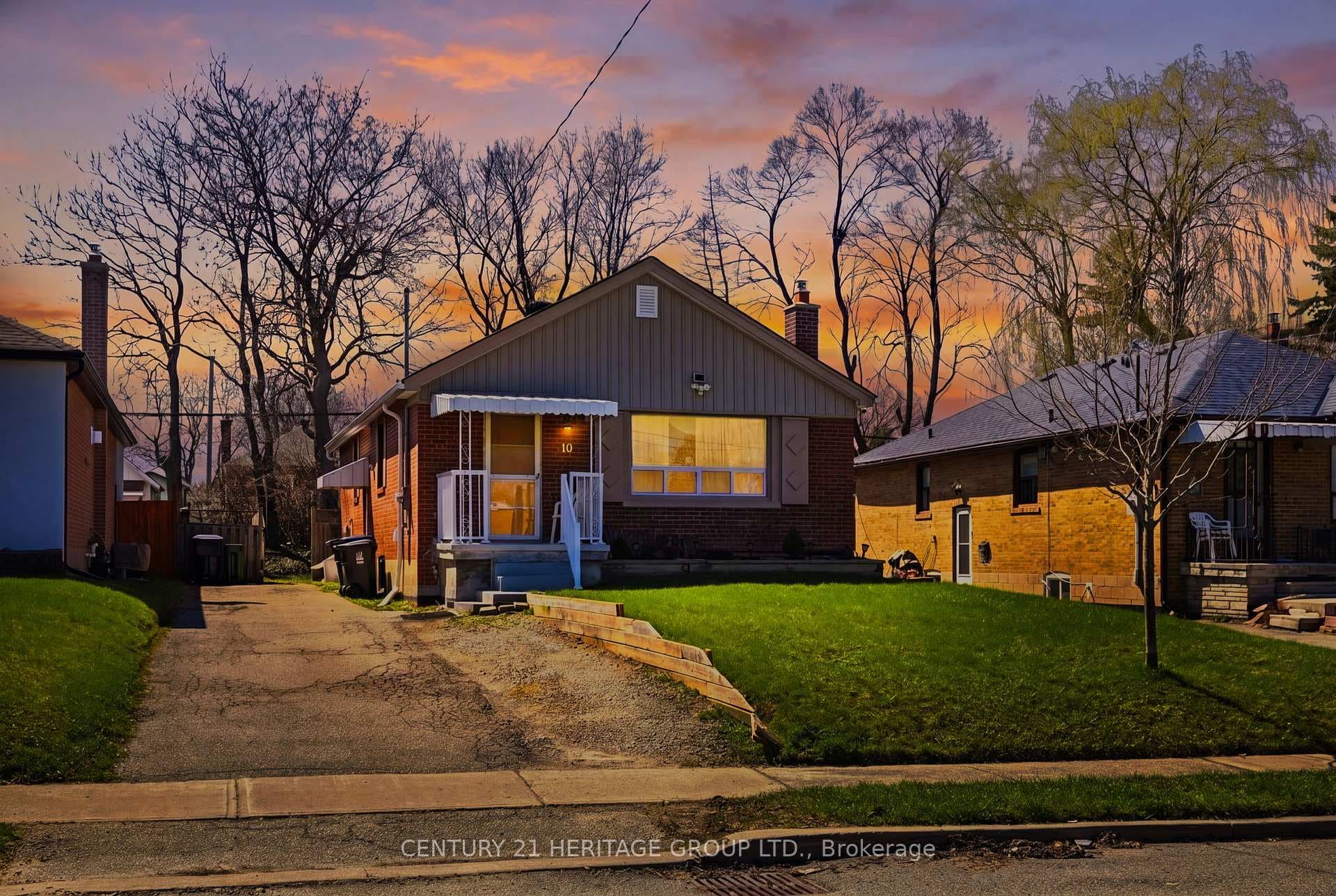 10 Garthwood Drive, Dorset Park / Kennedy Park, ON M1K 2J5 - Photo 1