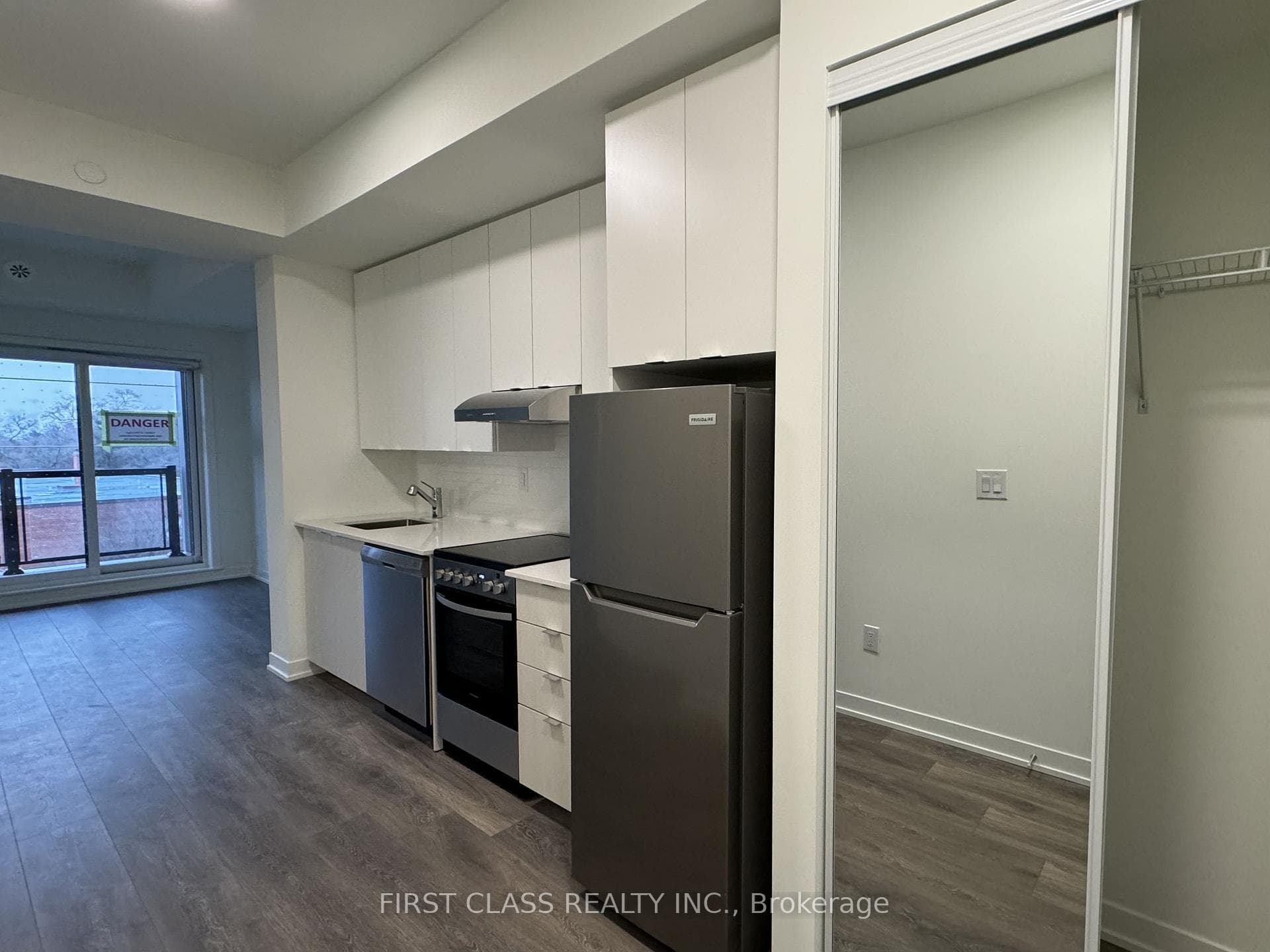 165 Canon Jackson Drive Unit 301, York / Weston, ON M6M 2G1 - Photo 1