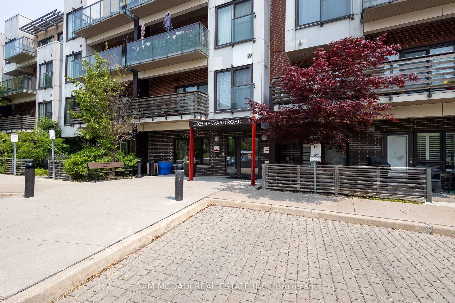 5025 Harvard Road Unit 211, Mississauga, ON L5M 0W6 - Photo 1