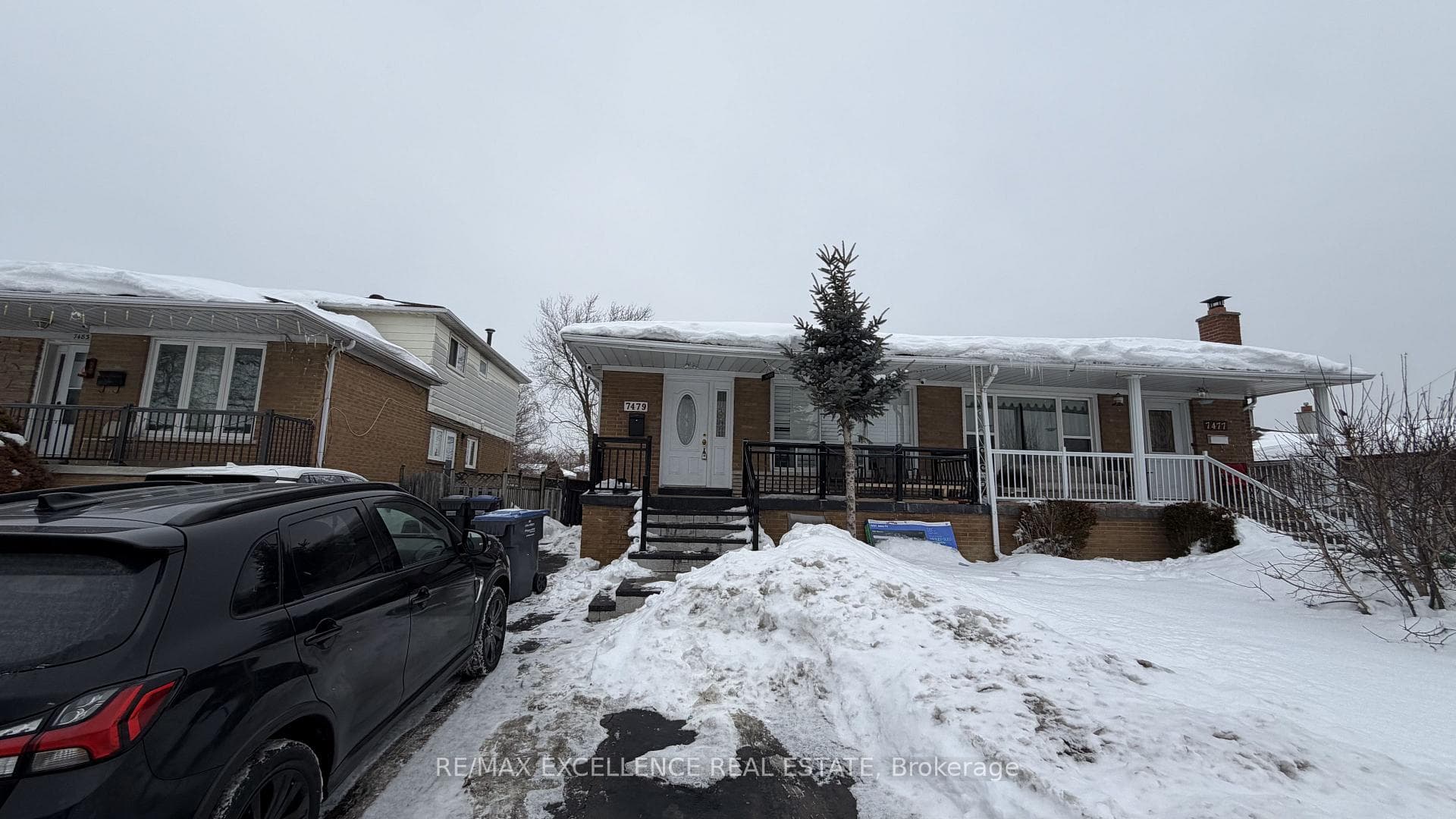 7479 Pickfair Drive, Mississauga, ON L4T 2N1 - Photo 1