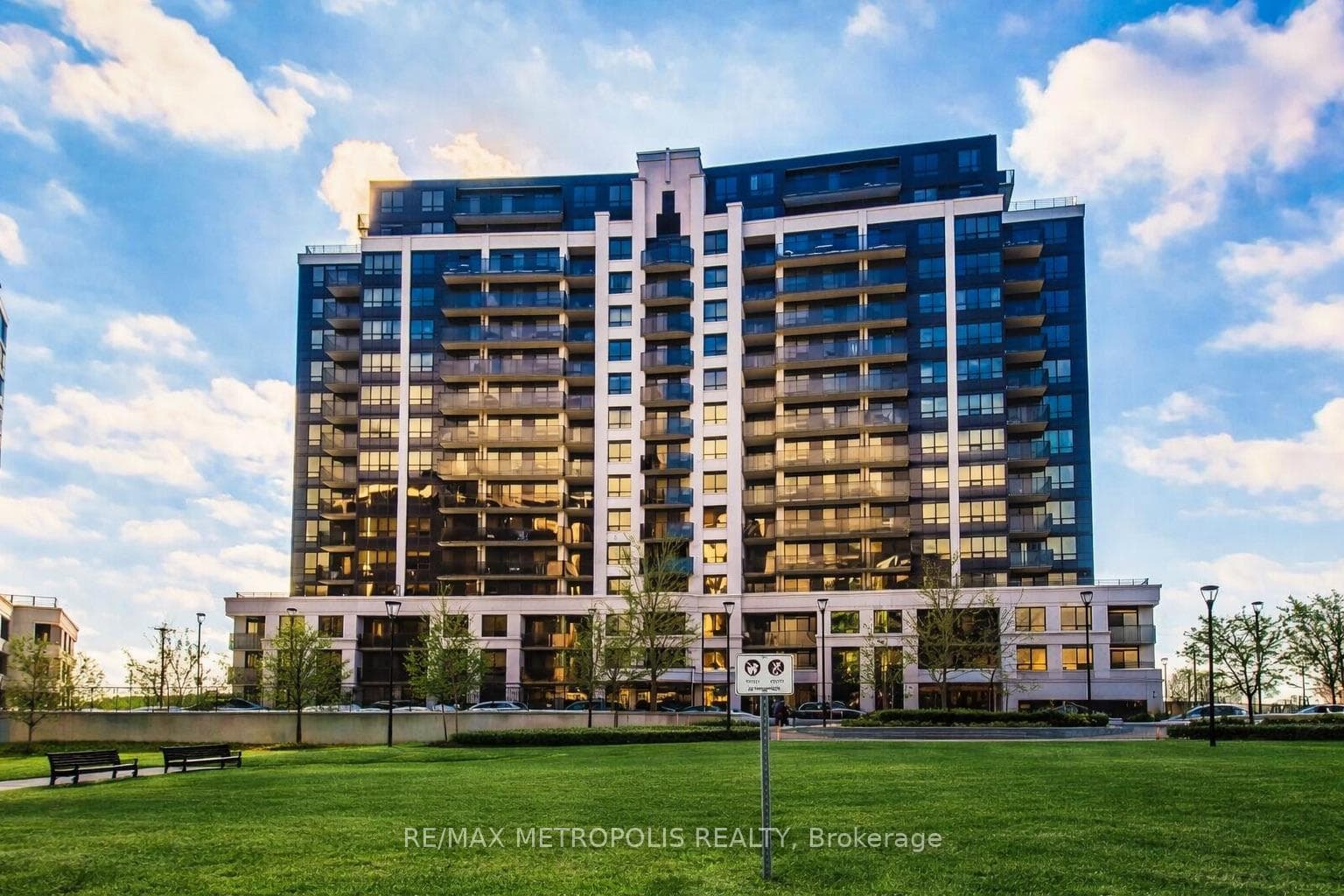 1070 Sheppard Avenue Unit PH16, Downsview / Black Creek, ON M3J 0G8 - Photo 1