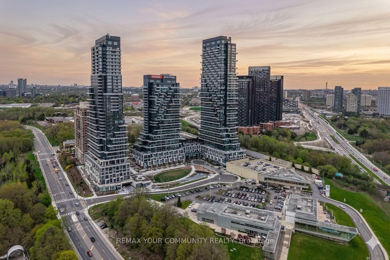 10 Inn On The Park Drive Unit 110, Don Mills / Parkwoods / Victoria Village, ON M3C 0P9 - Photo 1