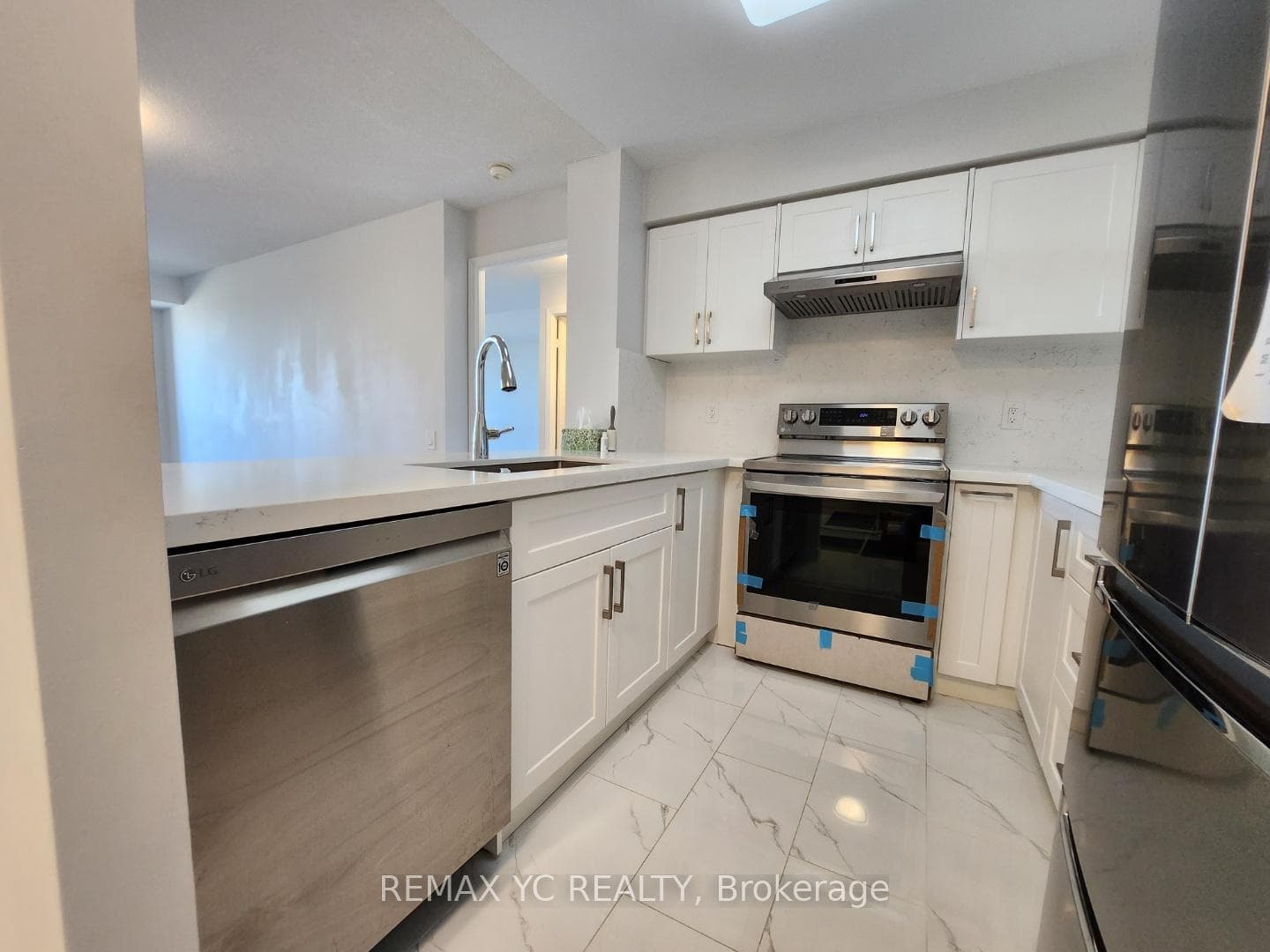 8 Hillcrest Avenue Unit 2908, Willowdale / Newtonbrook, ON M2N 6Y6 - Photo 1