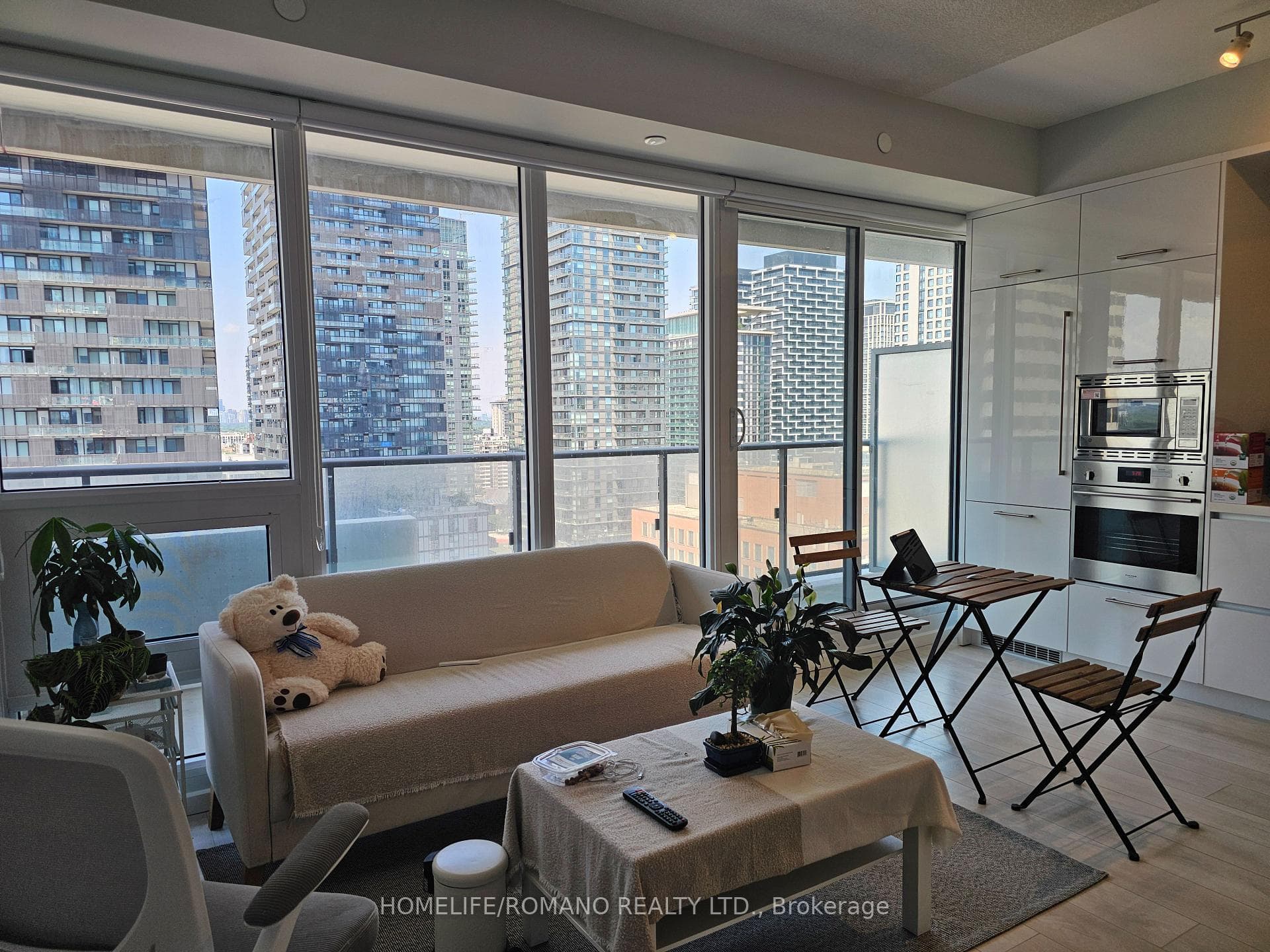 2221 Yonge Street Unit 1901, Toronto C10