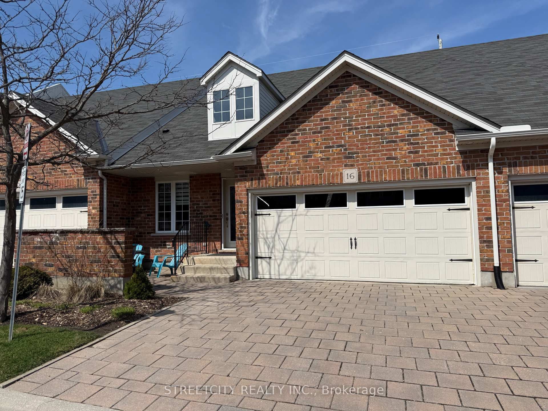 464 Commissioners Road Unit 16, London South, ON N6J 0A2 - Photo 1