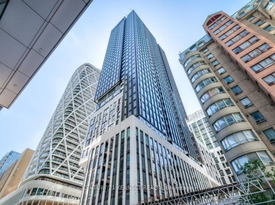 230 Simcoe Street Unit 1821, Downtown Toronto / Waterfront, ON M5T 0G7 - Photo 1