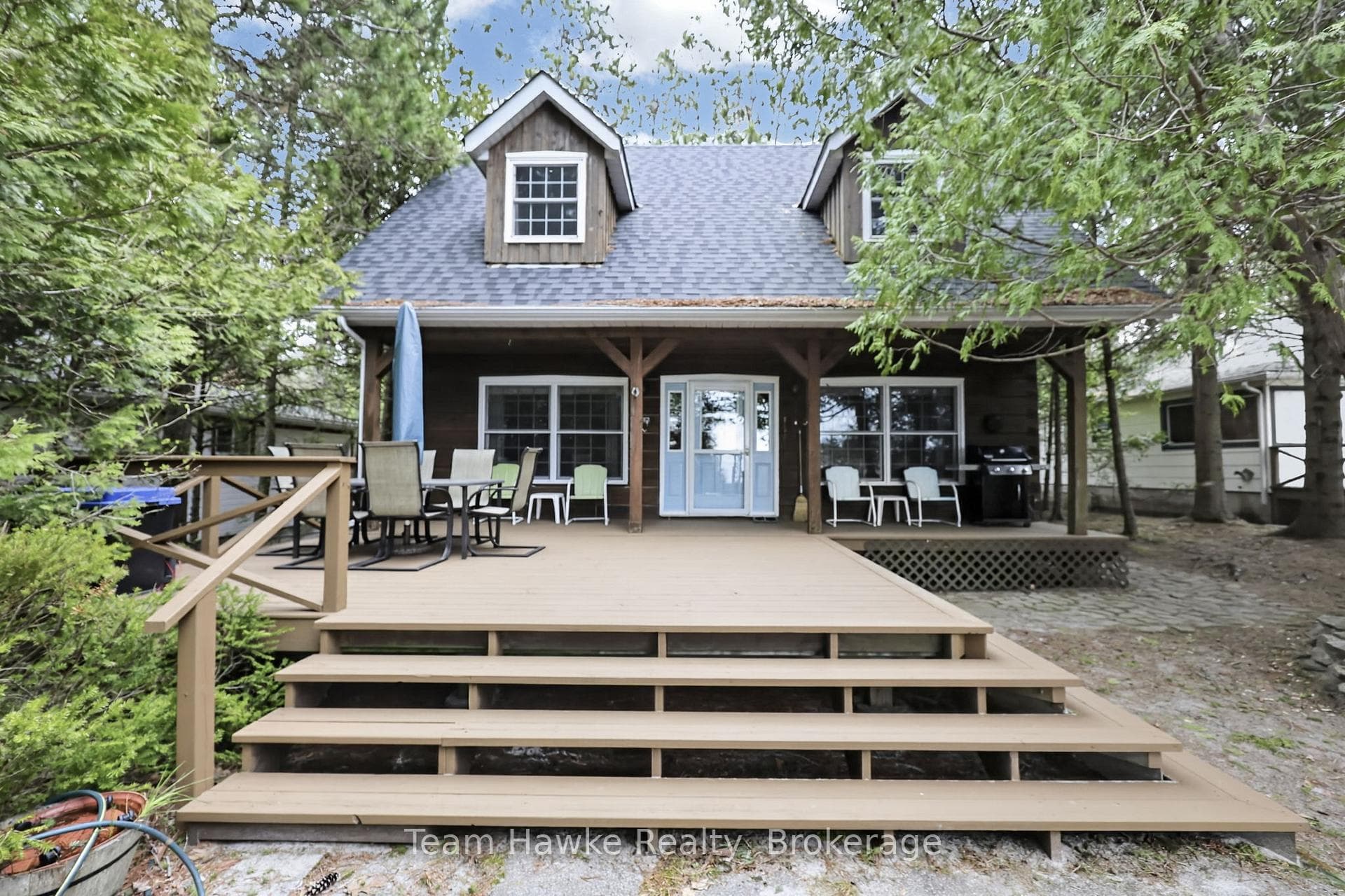 698 Tiny Beaches Road, Tiny