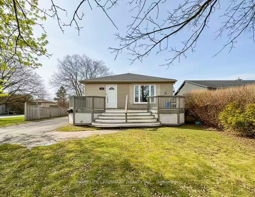 727 Hewson Drive Unit upper, Pickering, ON L1W 1T6 - Photo 1