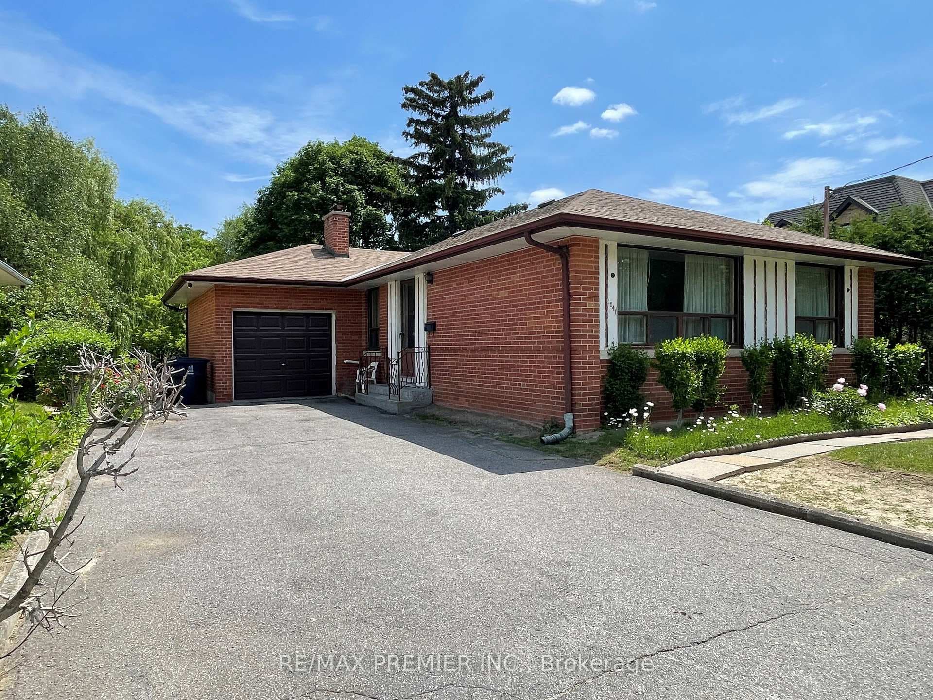 1041 Willowdale Avenue, Willowdale / Newtonbrook, ON M2M 3E3 - Photo 1