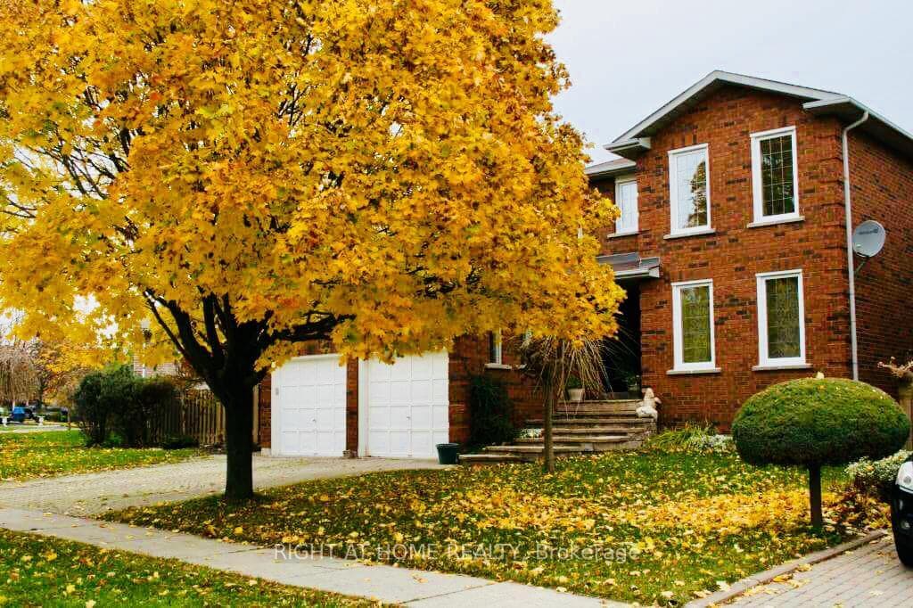1515 Stationmaster Lane, Oakville, ON L6M 3A8 - Photo 1