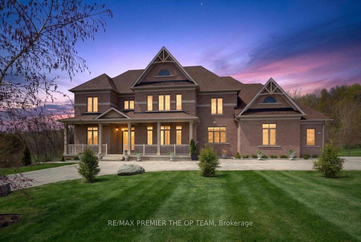 102 Pine Hill Road, Bradford West Gwillimbury