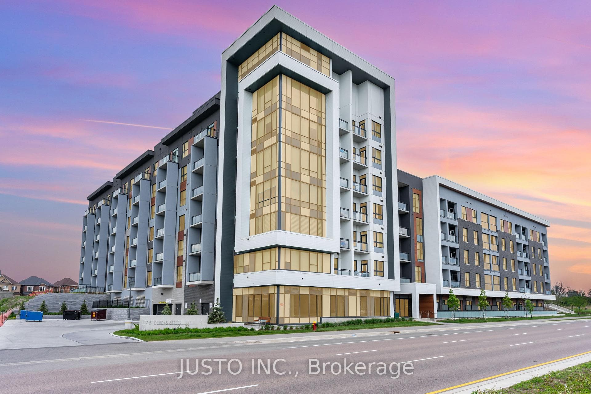 95 Dundas Street Unit 317, Oakville