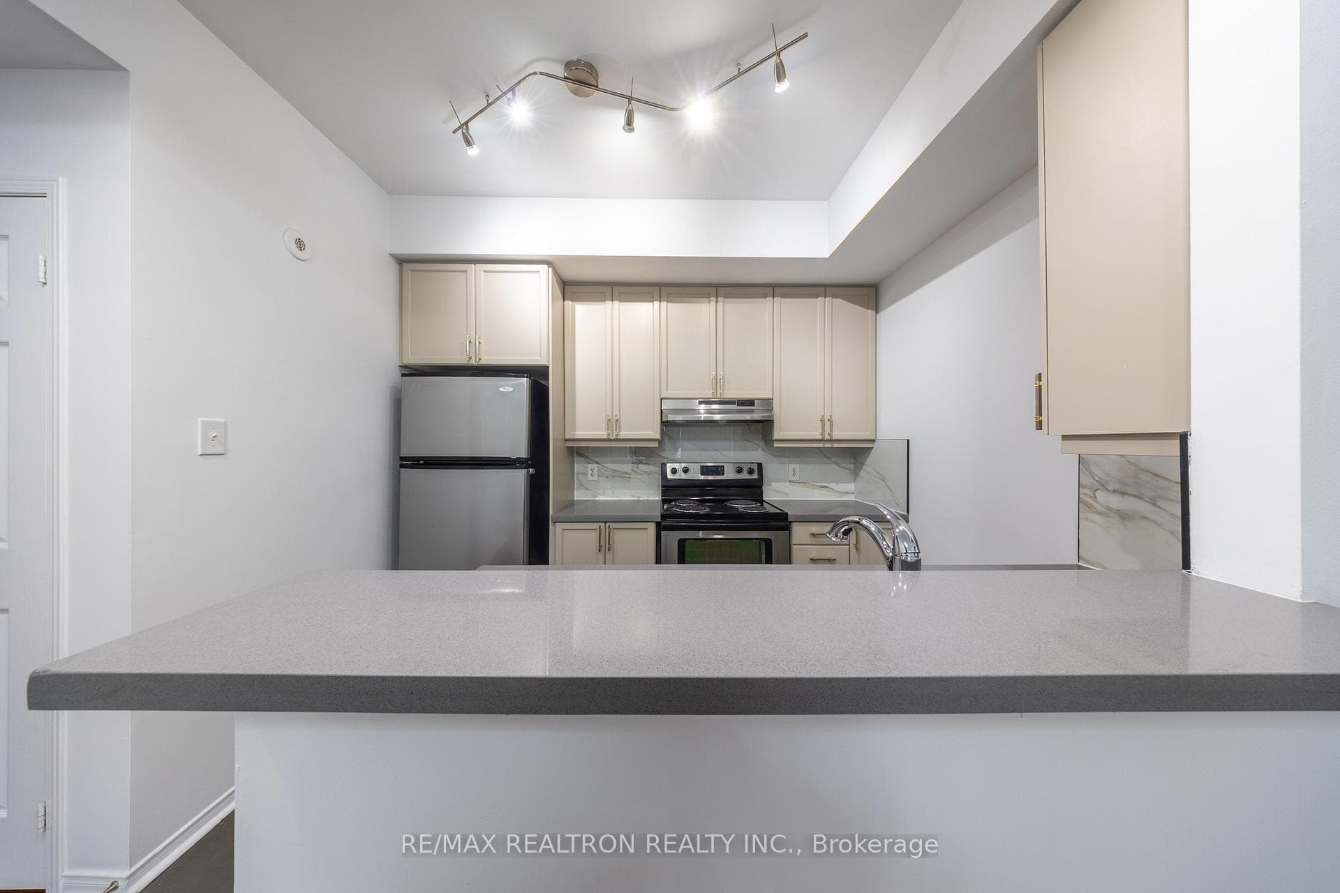 5035 Oscar Peterson Boulevard Unit 114, Mississauga, ON L5M 0P4 - Photo 1