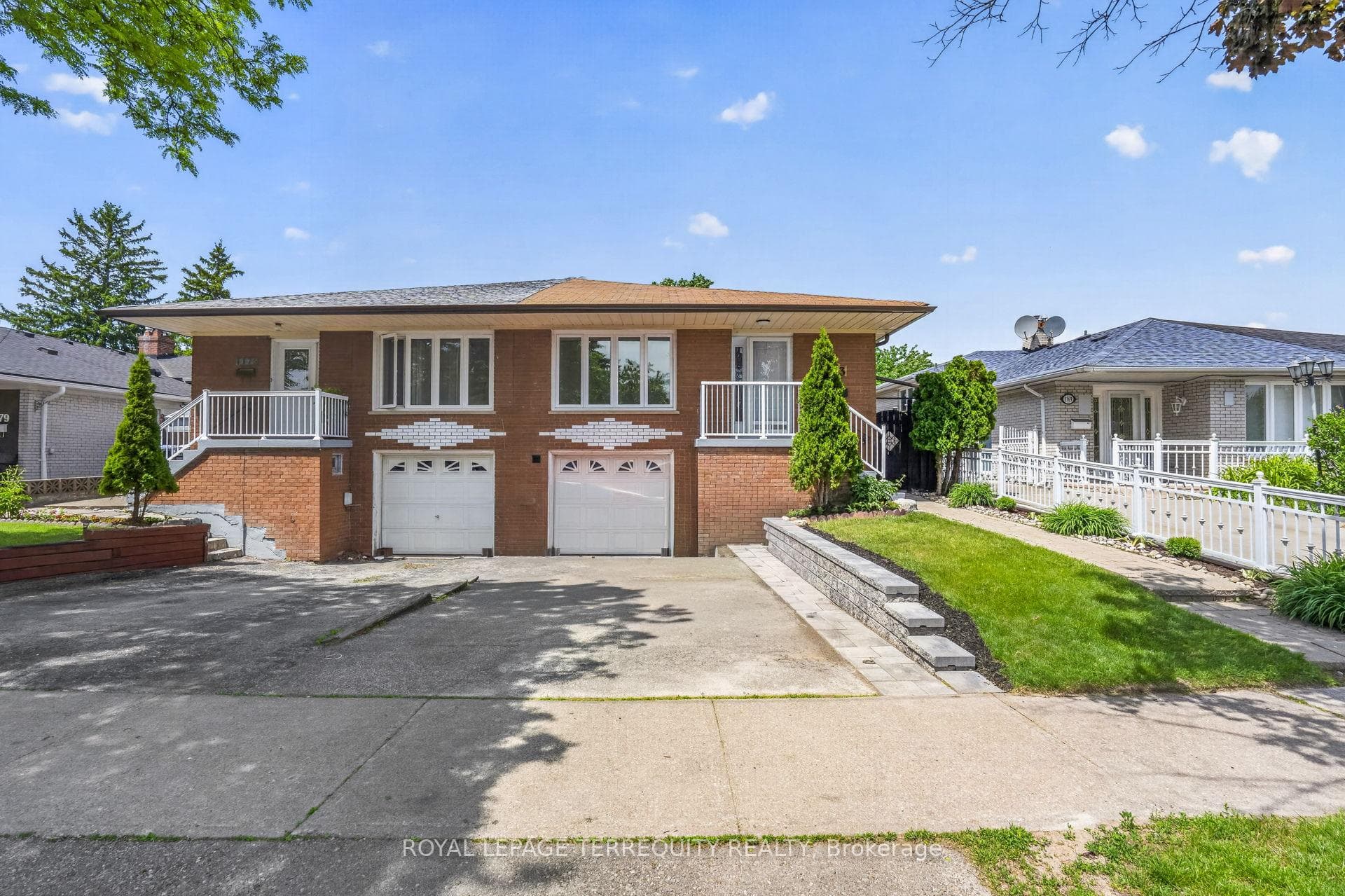 1173 Shadeland Drive, Mississauga, ON L5C 1P2 - Photo 1