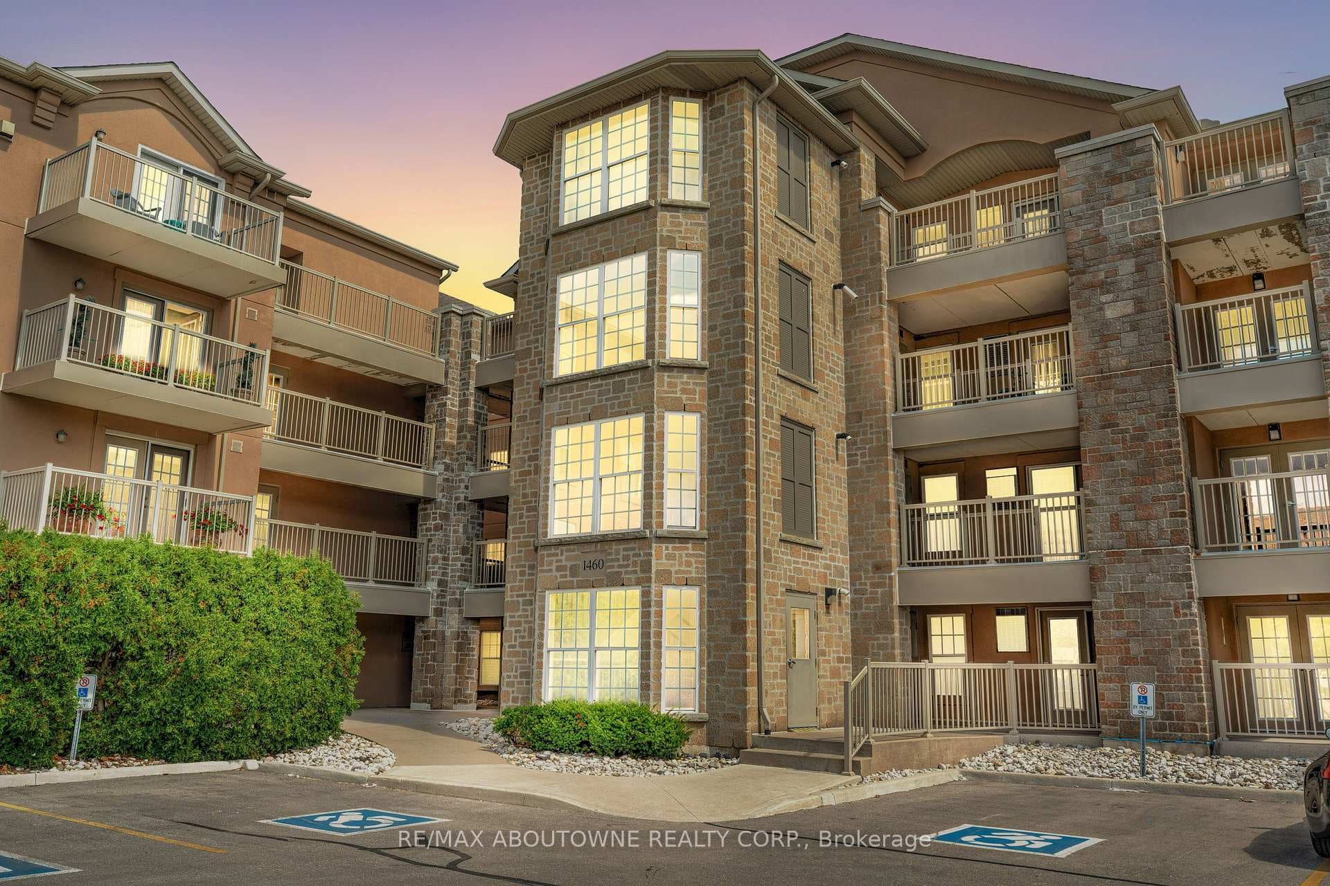 1460 Bishops Gate Unit 212, Oakville, ON L6M 4N5 - Photo 1