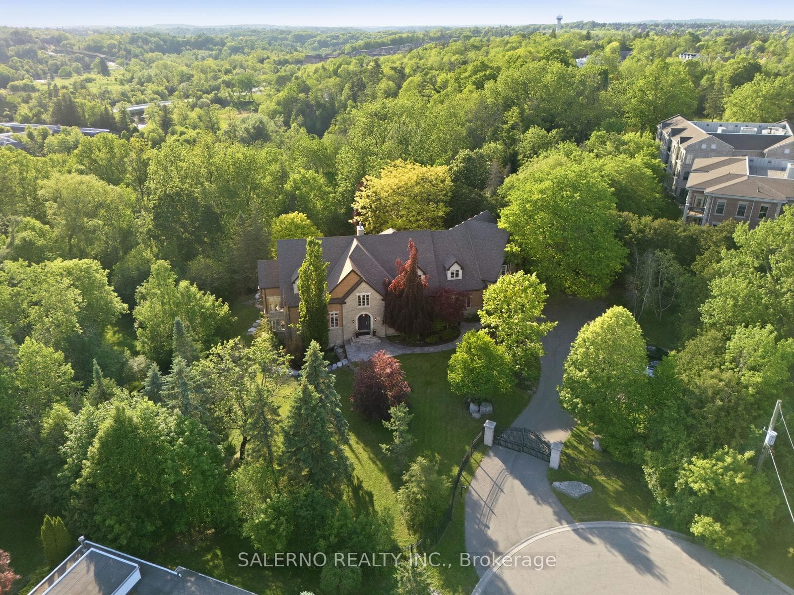 32 Daleview Court, Vaughan, ON L0J 1C0 - Photo 1