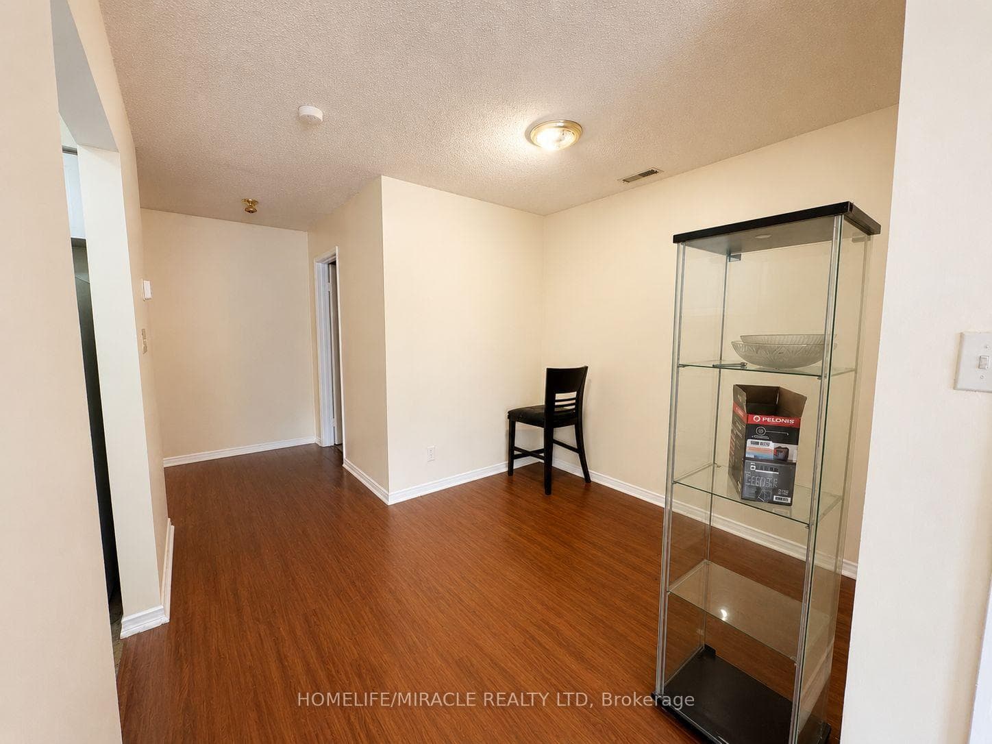 565 Kennedy Road Unit 8, Toronto E04