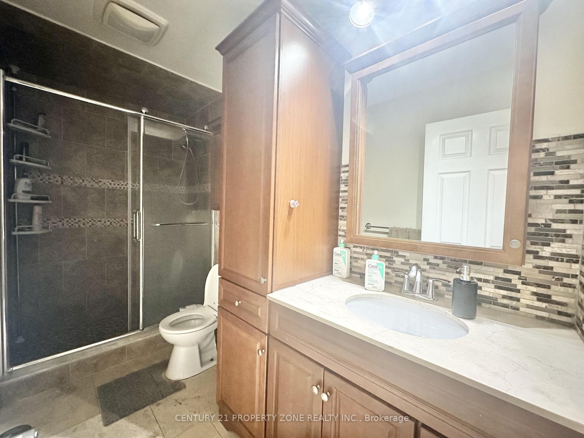 164 Earnscliffe Circle Unit Upper, Brampton, ON L6T 2B7 - Photo 1