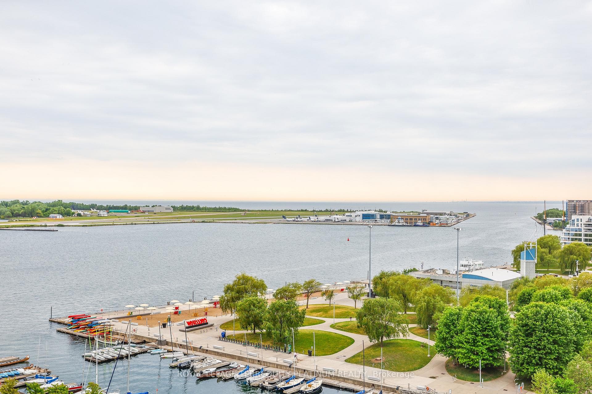 270 Queens Quay Unit 1408, Downtown Toronto / Waterfront, ON M5J 2N4 - Photo 1