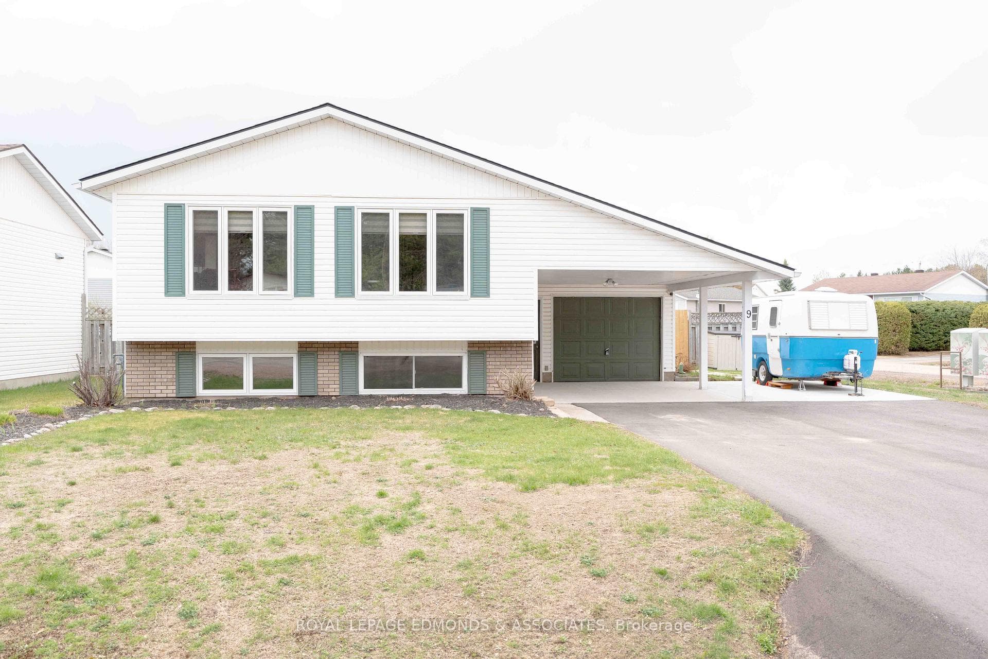 9 Dutch Drive, Petawawa