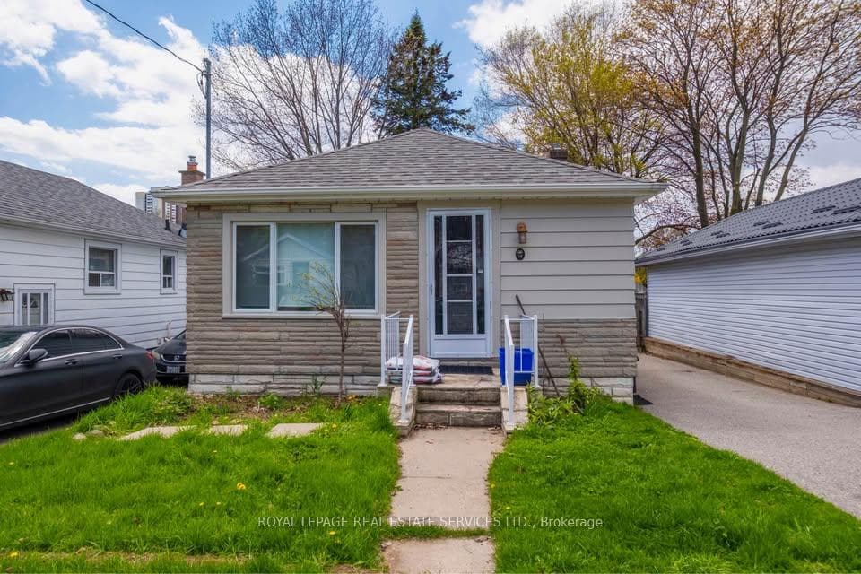 18 Bexhill Avenue, Toronto E04
